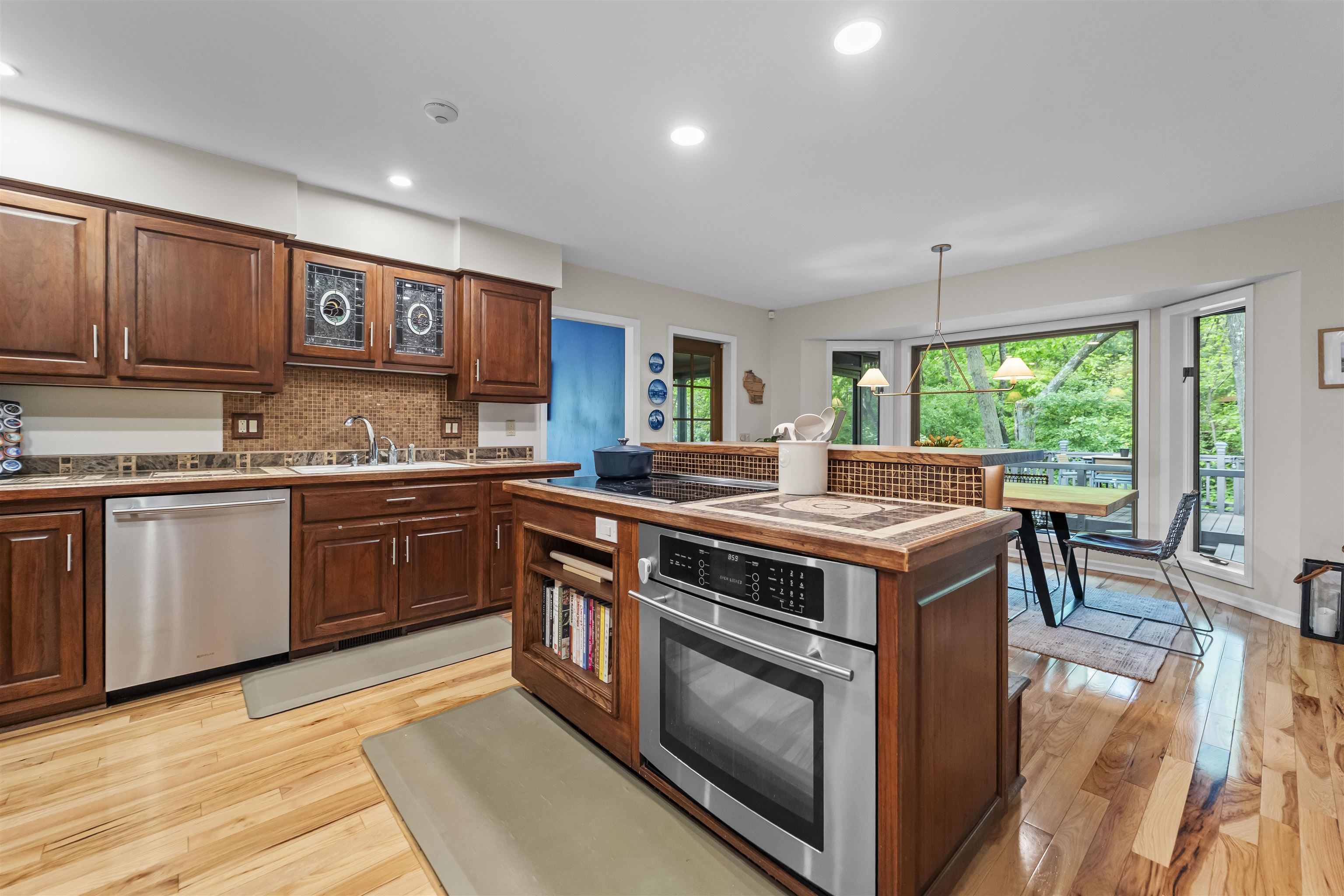 2899 Osmundsen Road
