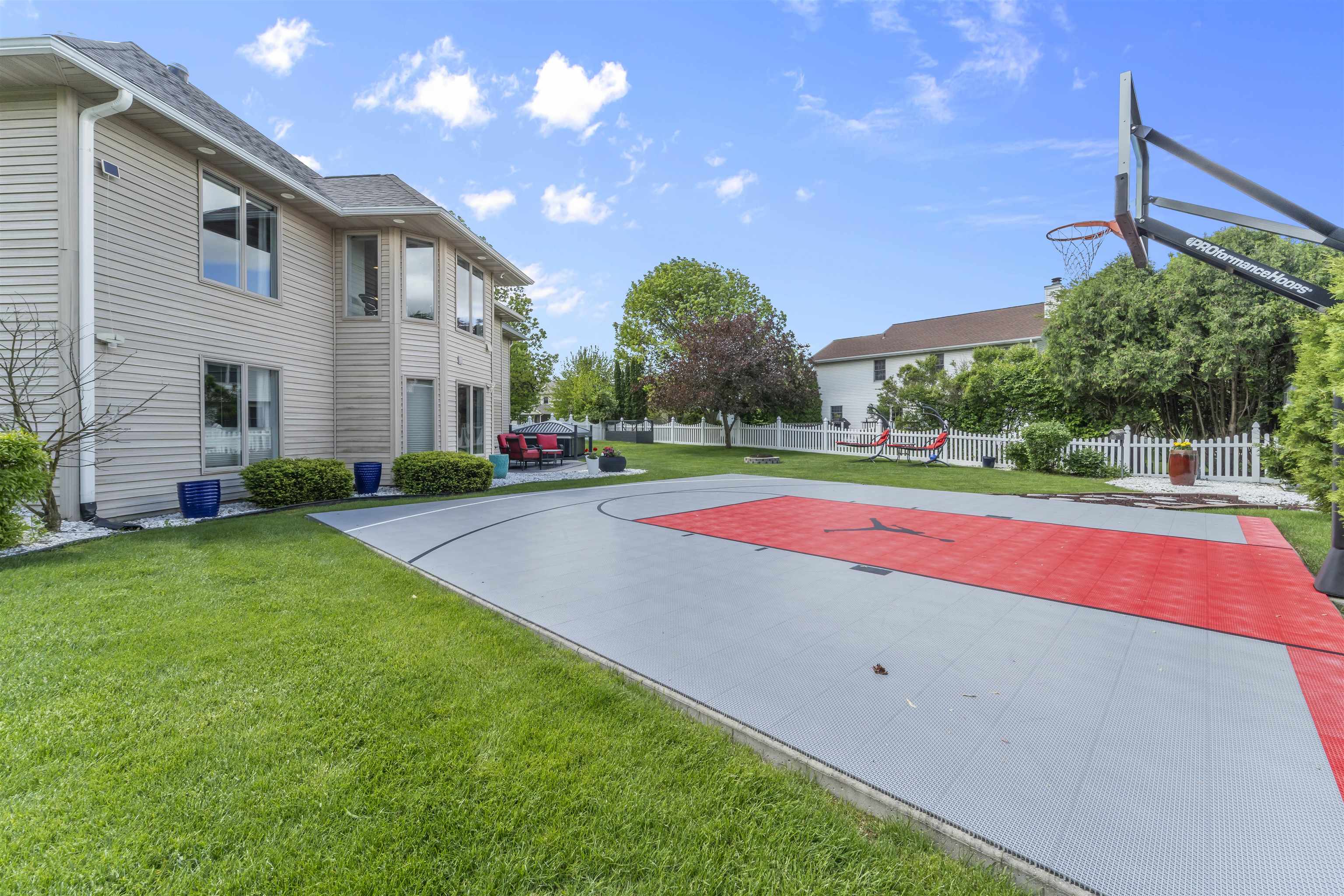 968 Sandpiper Court