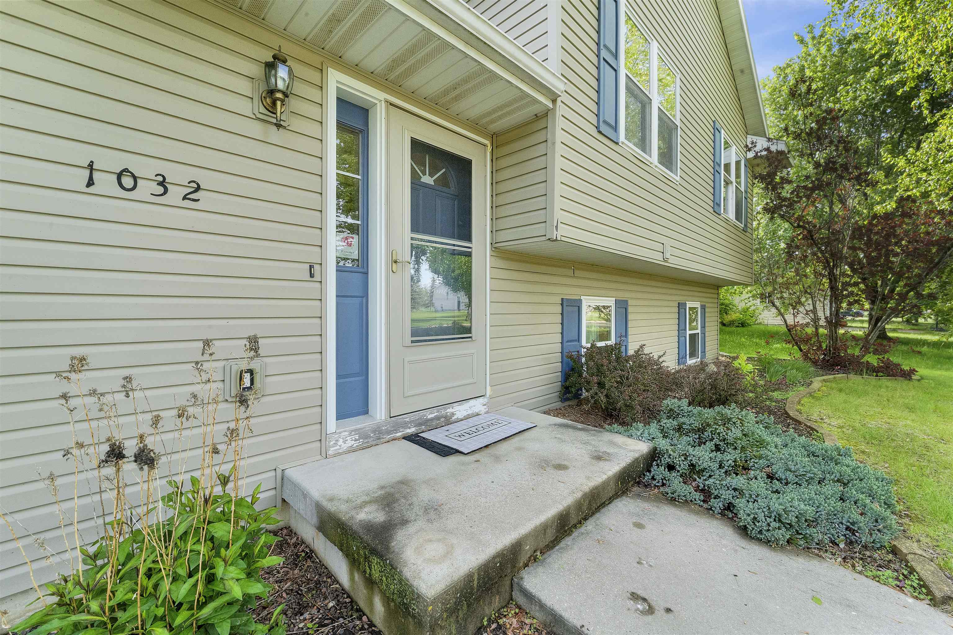 1032 Columbia Drive