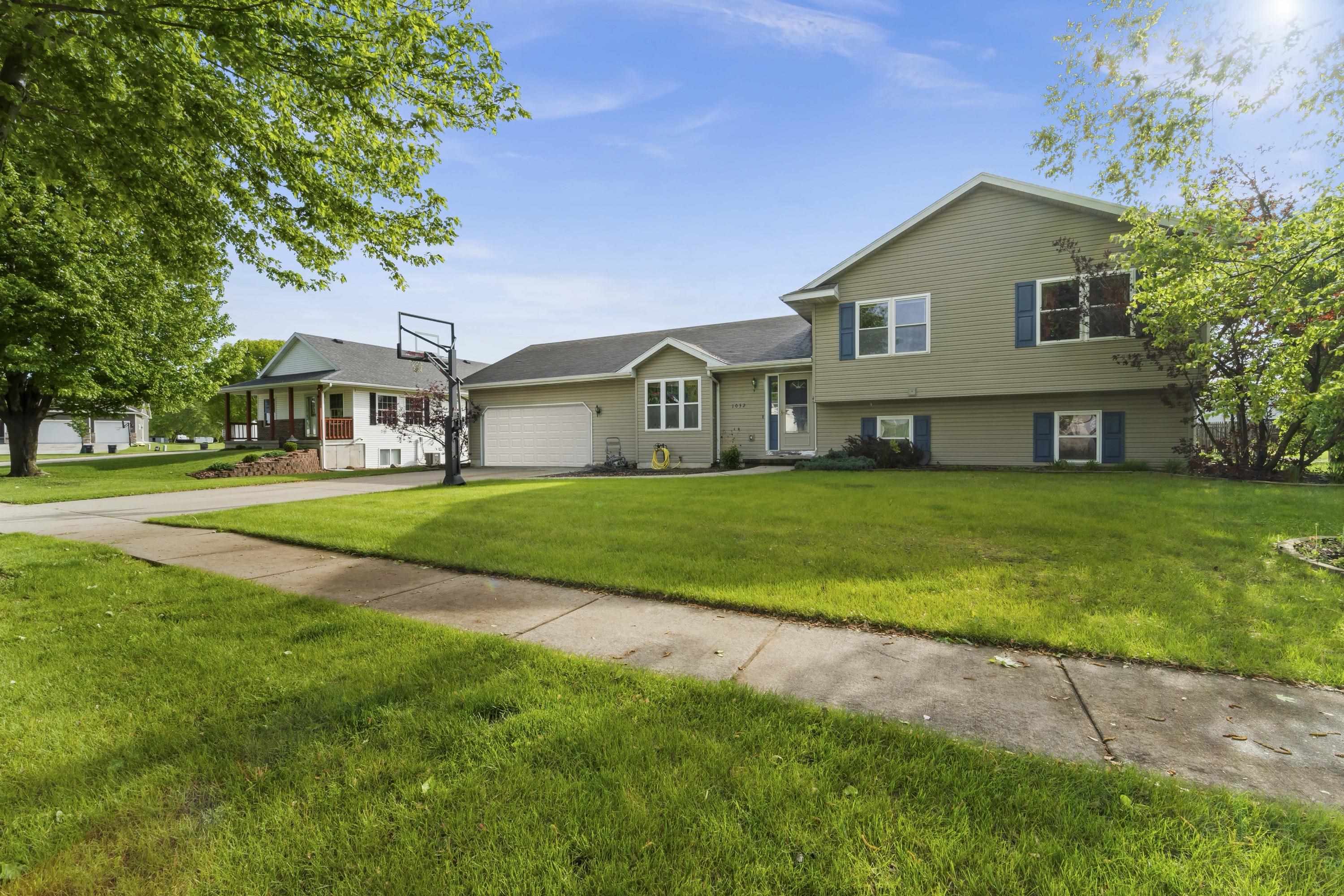 1032 Columbia Drive