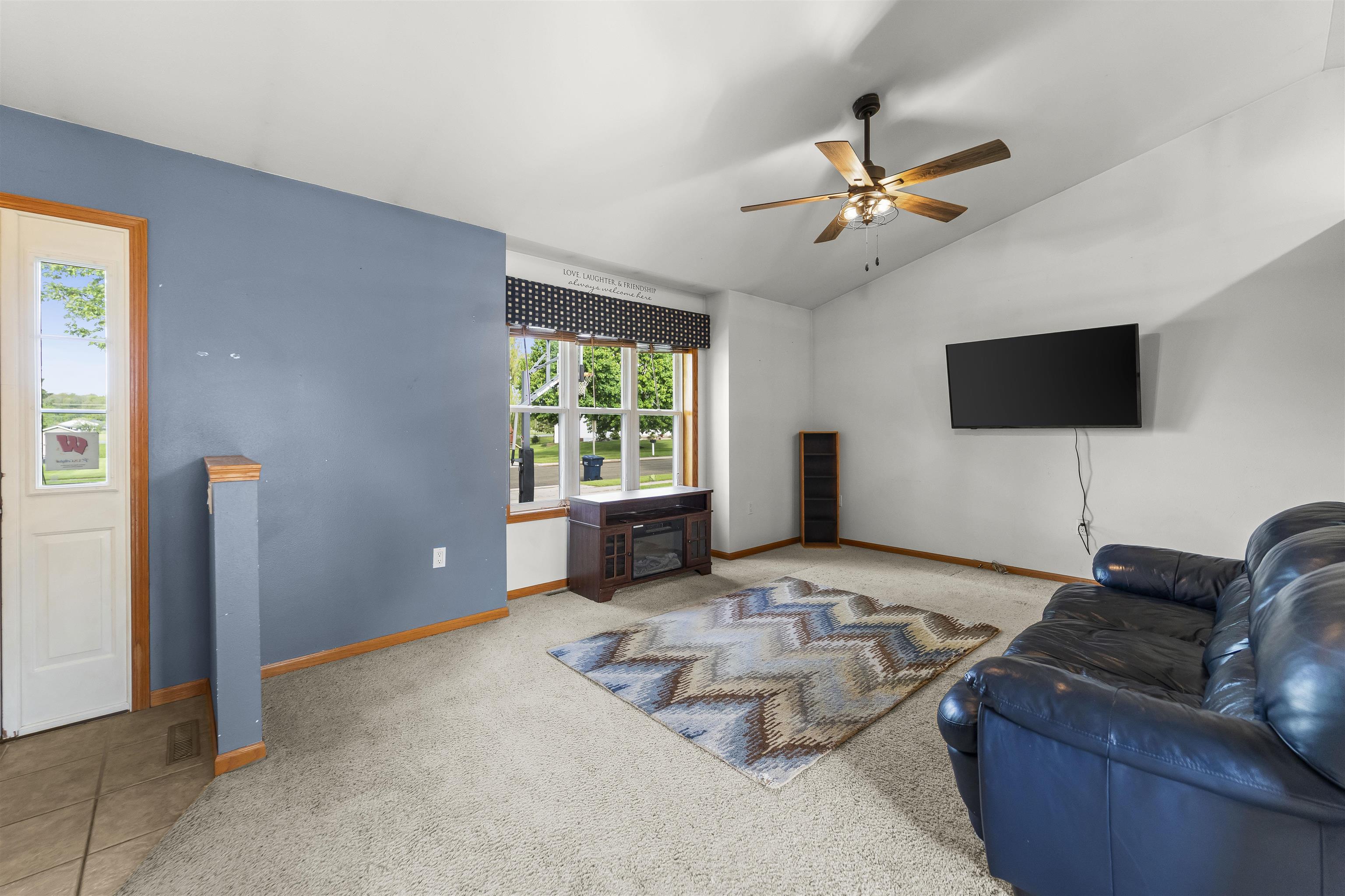 1032 Columbia Drive