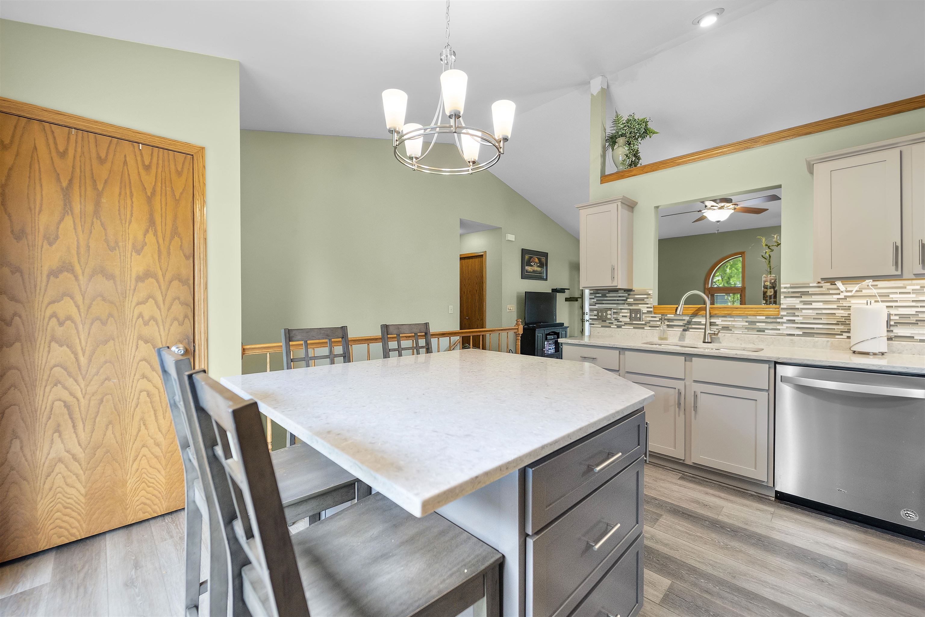 812 Clover Lane