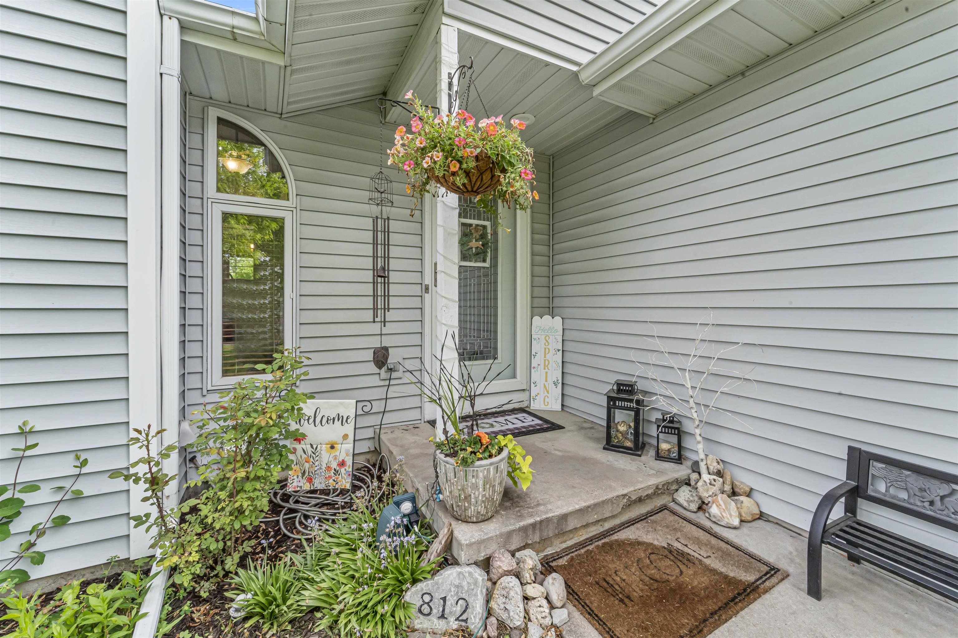 812 Clover Lane