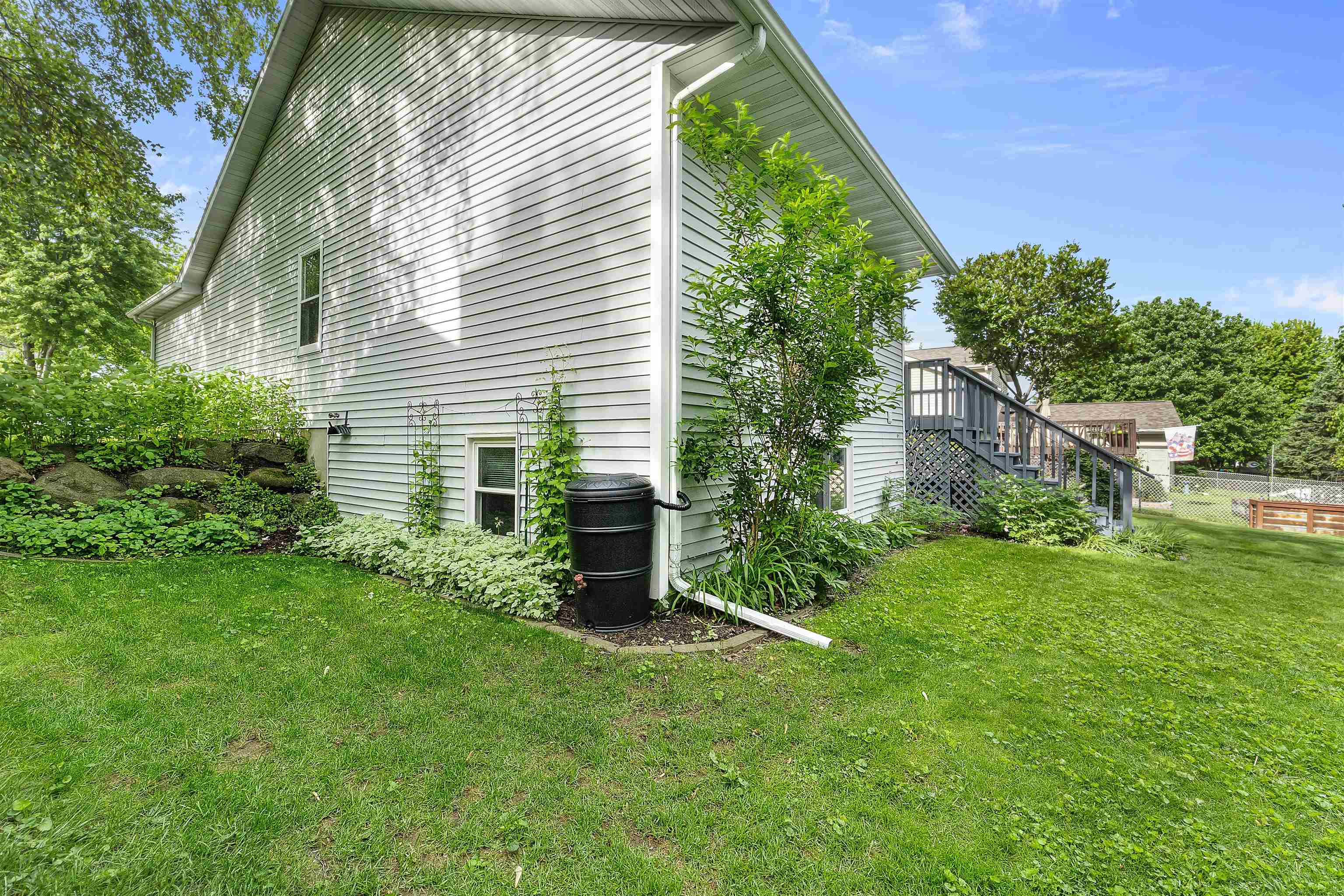 812 Clover Lane