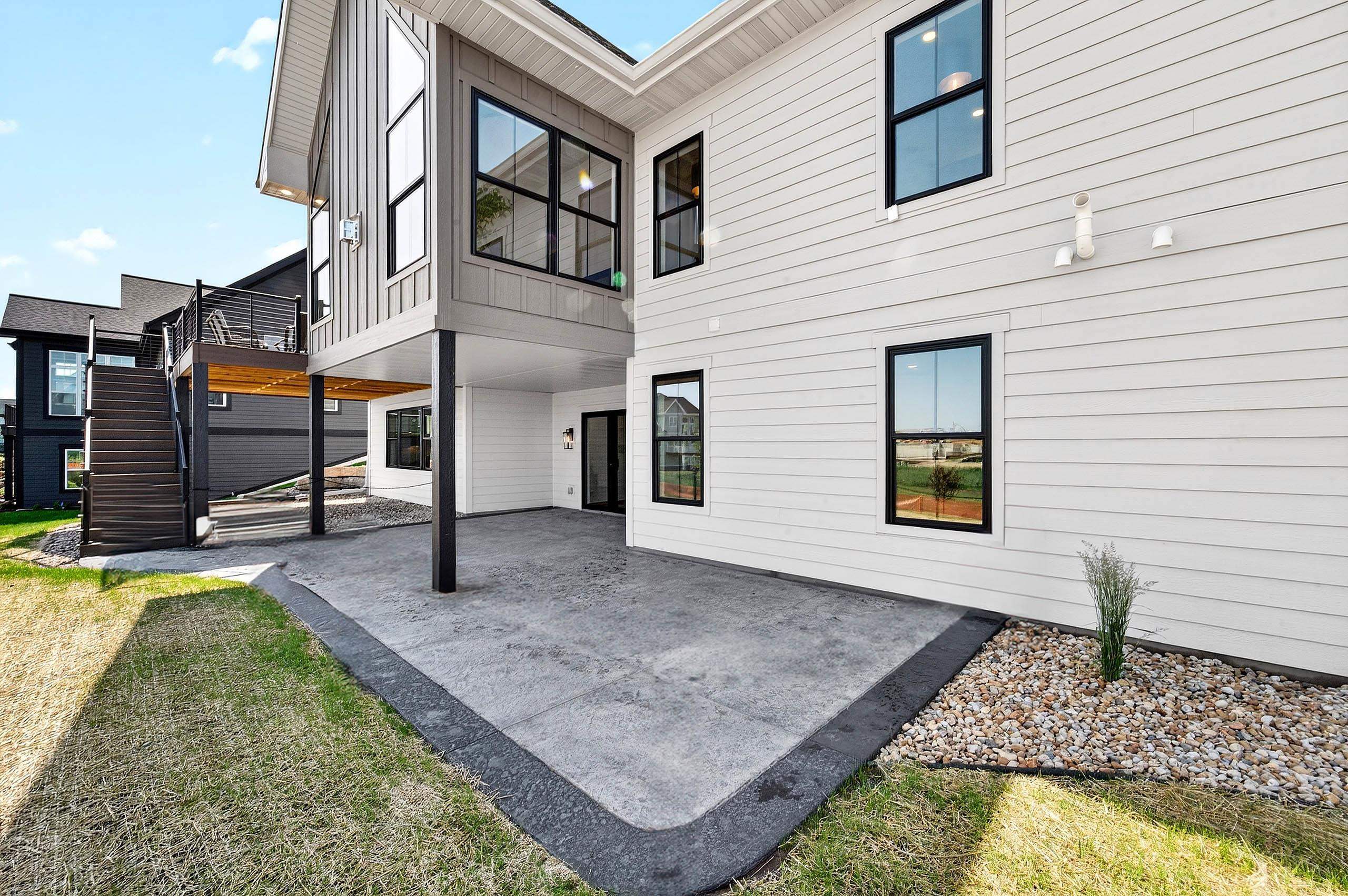 L140 Moll Drive
