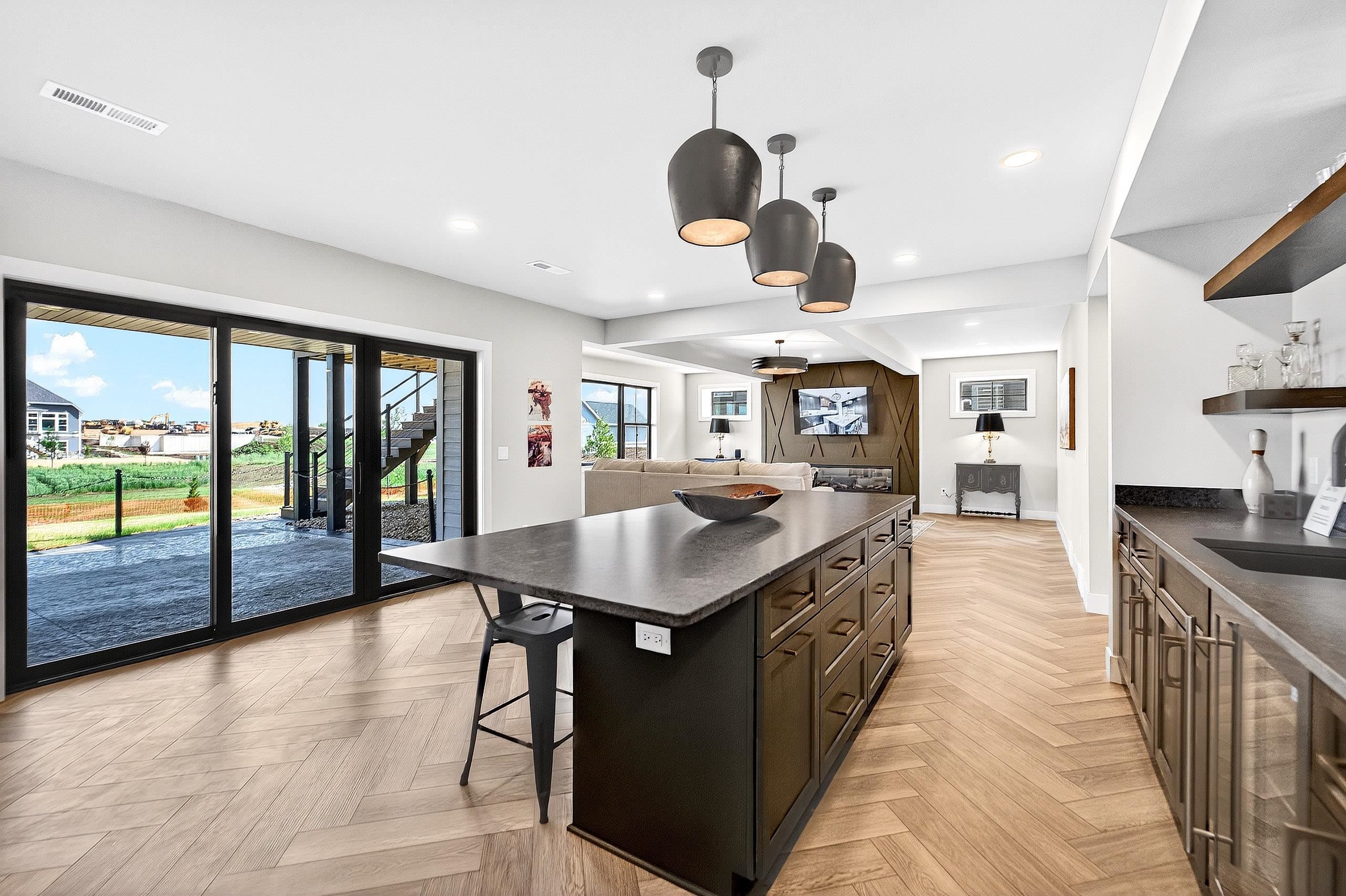 L140 Moll Drive