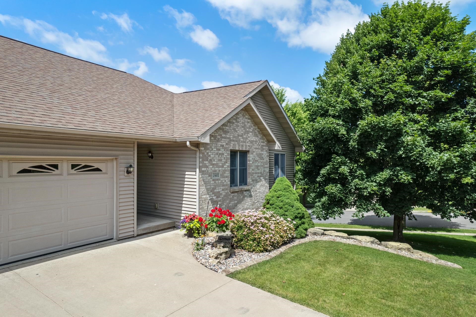 1601 Raspberry Lane