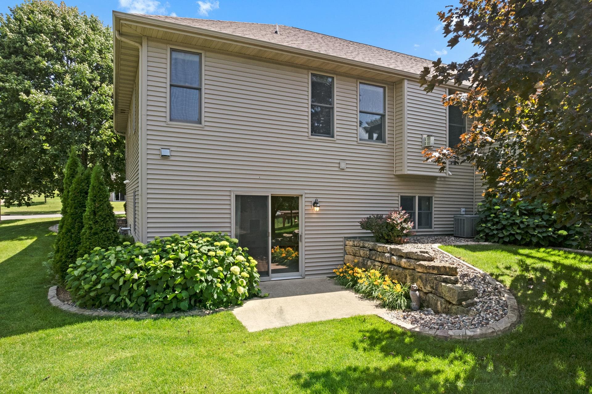 1601 Raspberry Lane