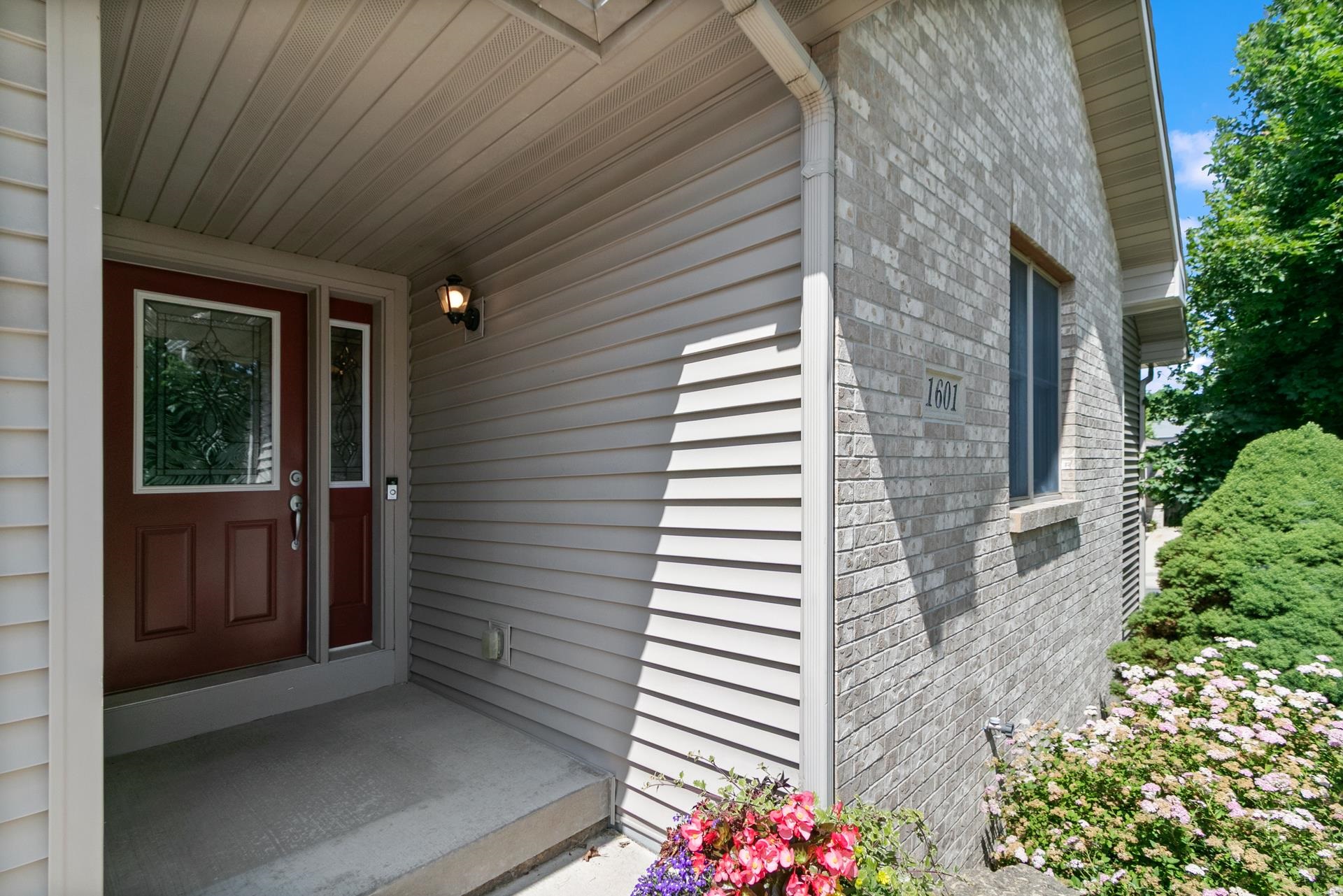 1601 Raspberry Lane