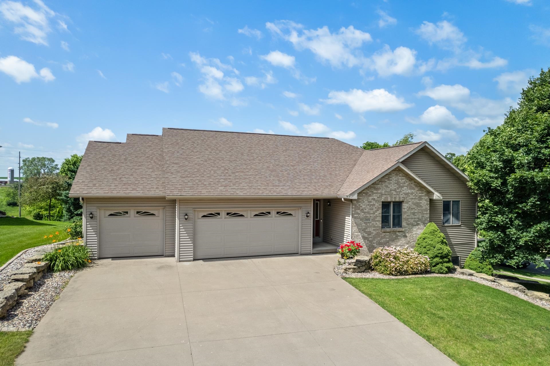 1601 Raspberry Lane