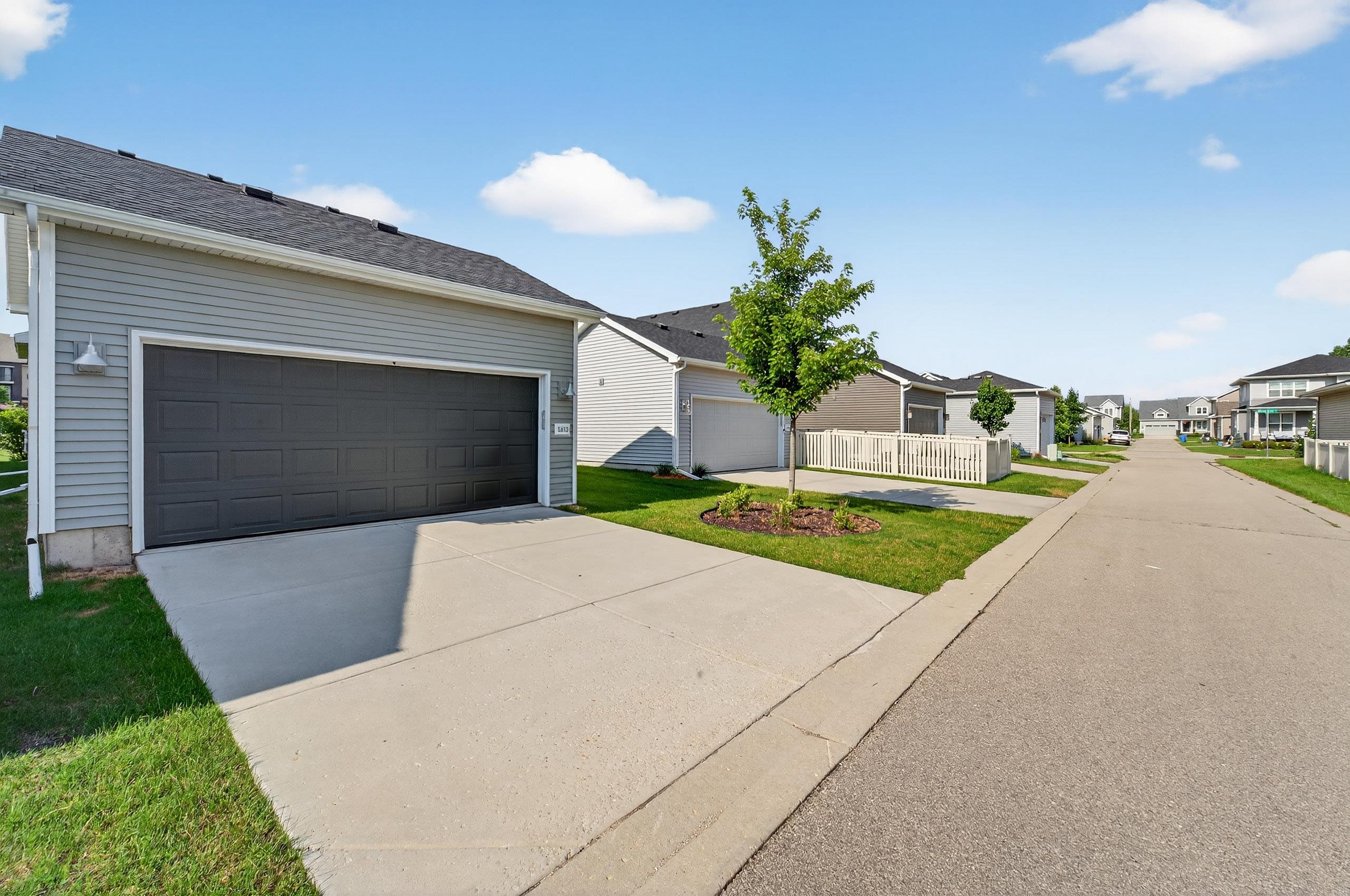 5613 Rustic Pebble Lane