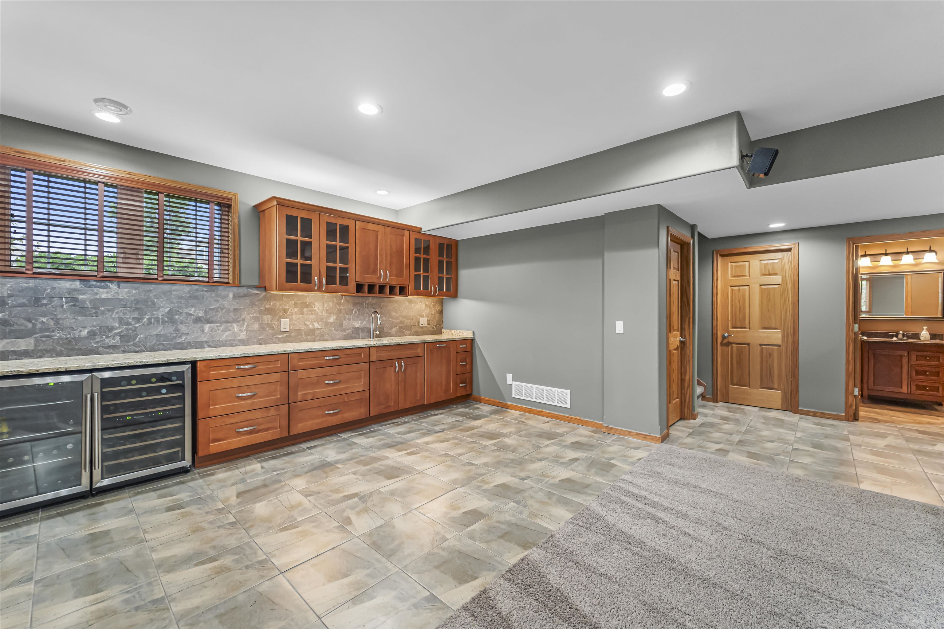 1701 Dunwoody Lane