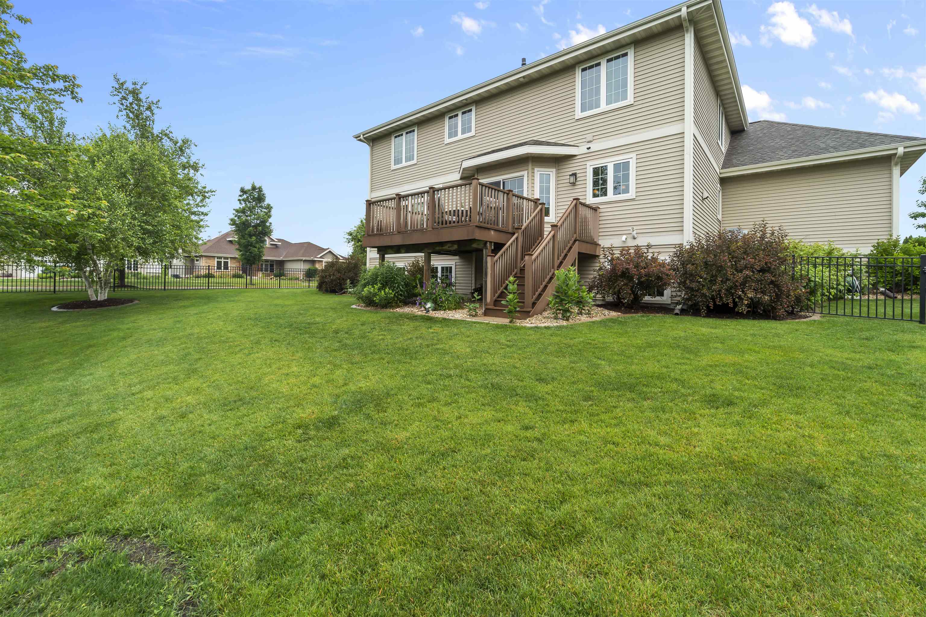 1701 Dunwoody Lane