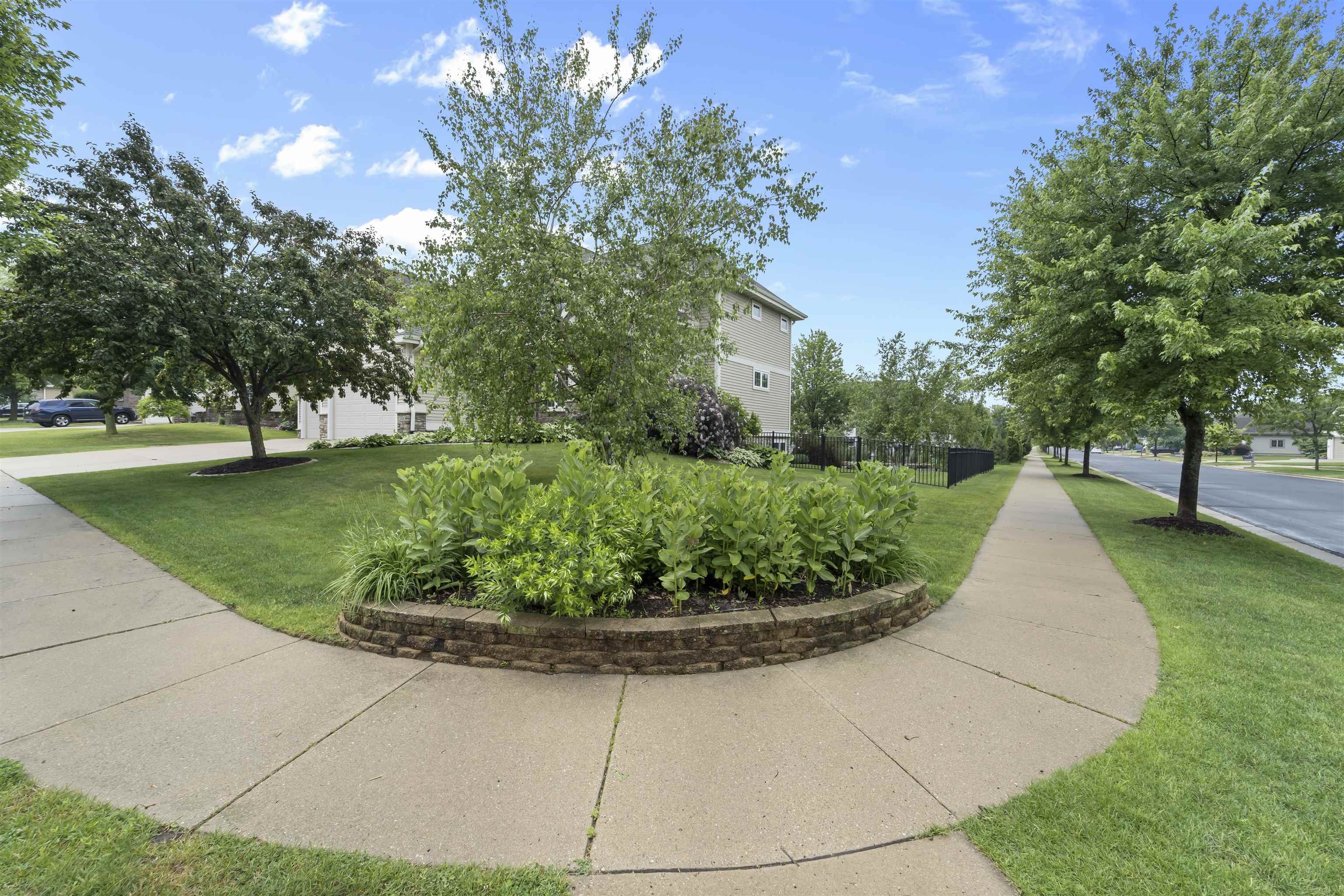 1701 Dunwoody Lane