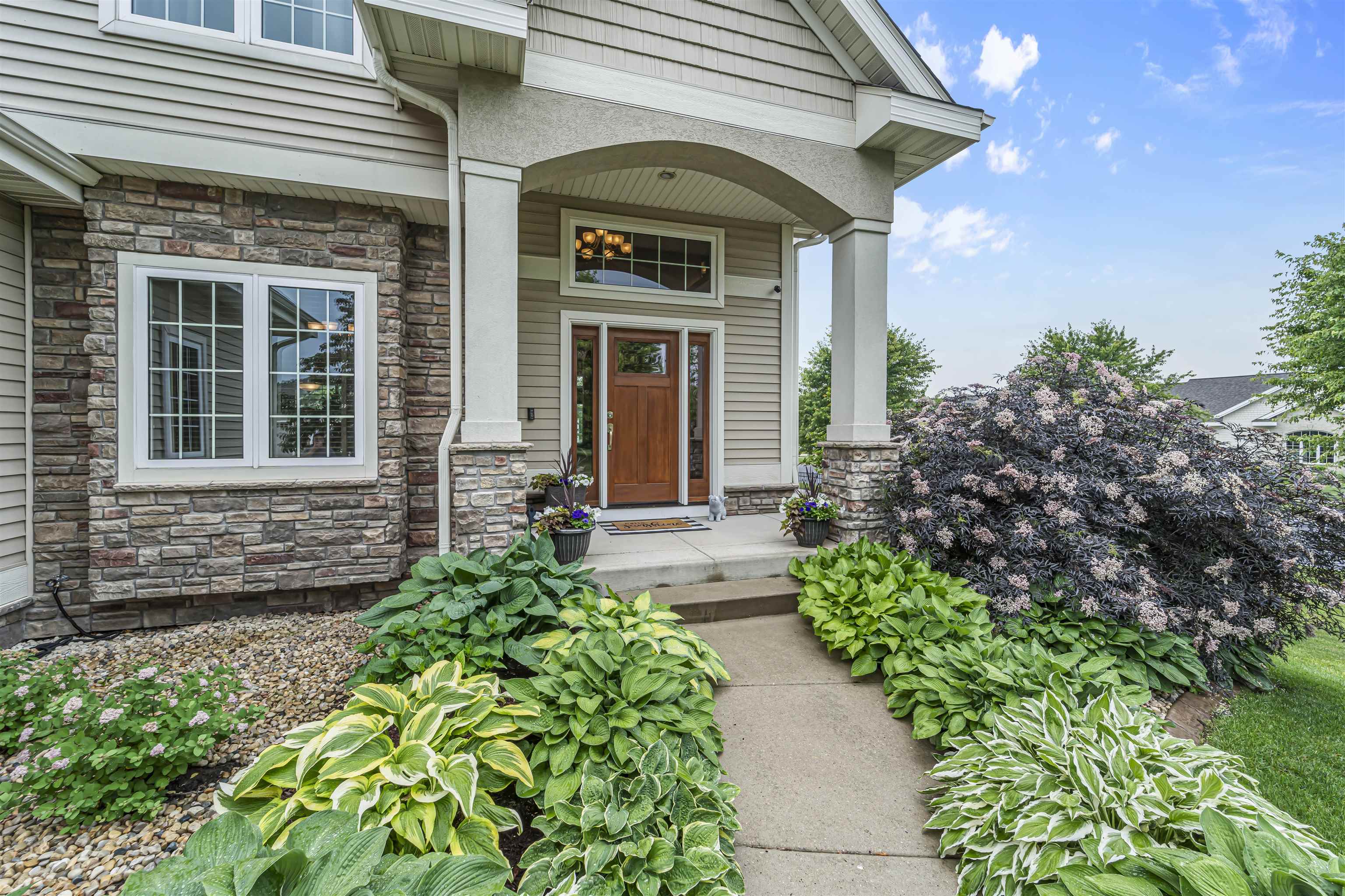 1701 Dunwoody Lane