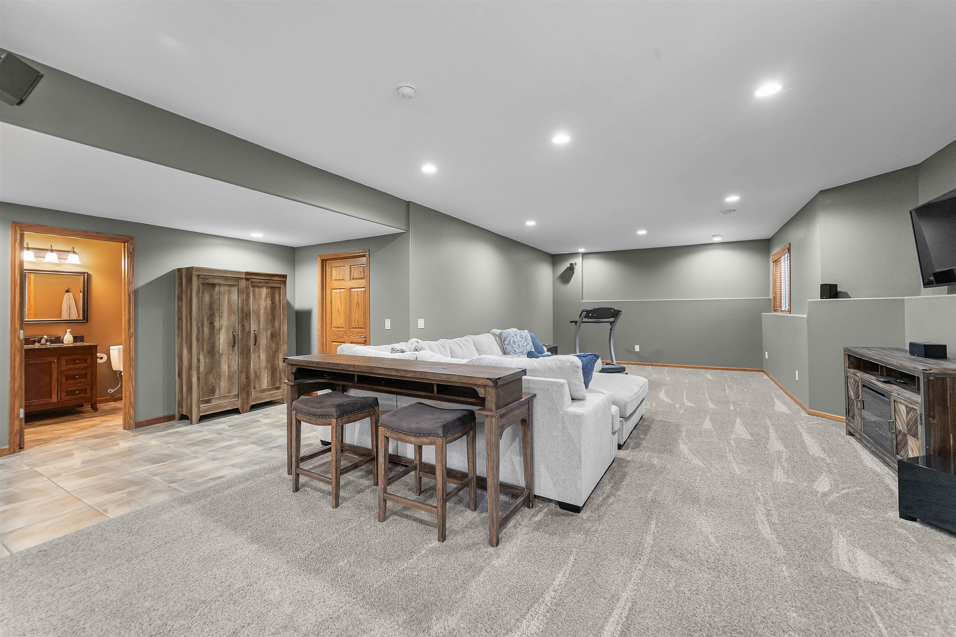 1701 Dunwoody Lane
