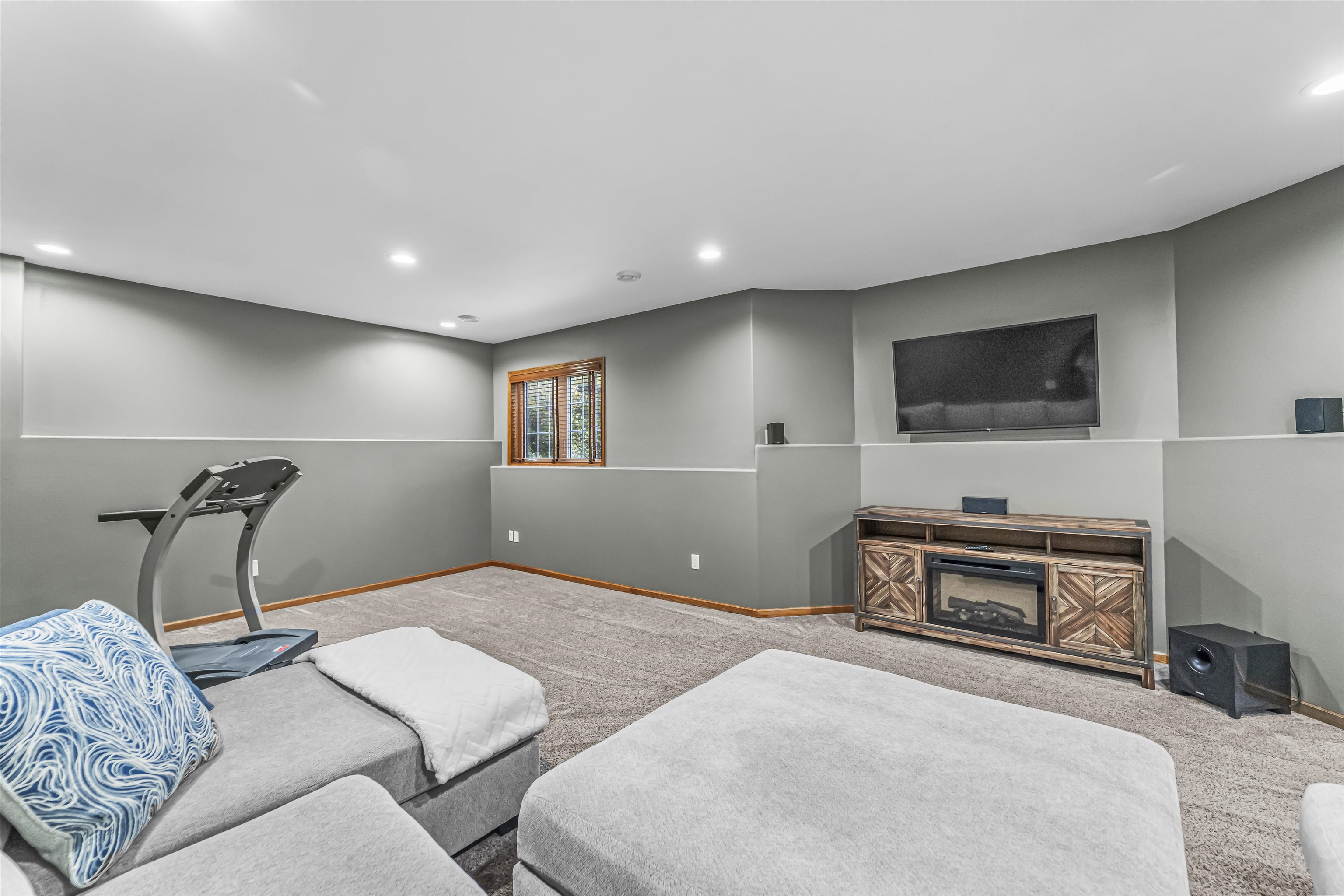 1701 Dunwoody Lane