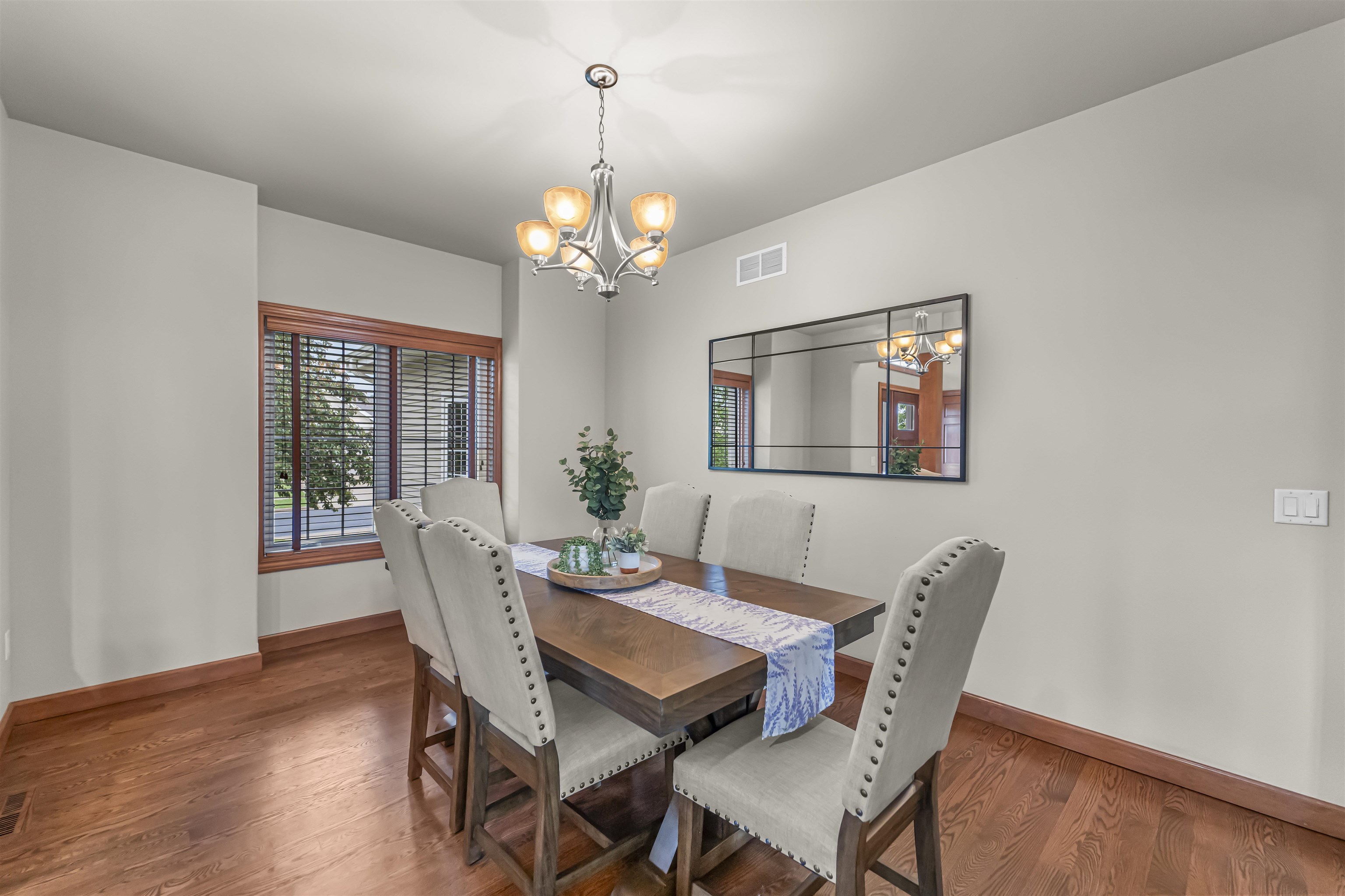 1701 Dunwoody Lane