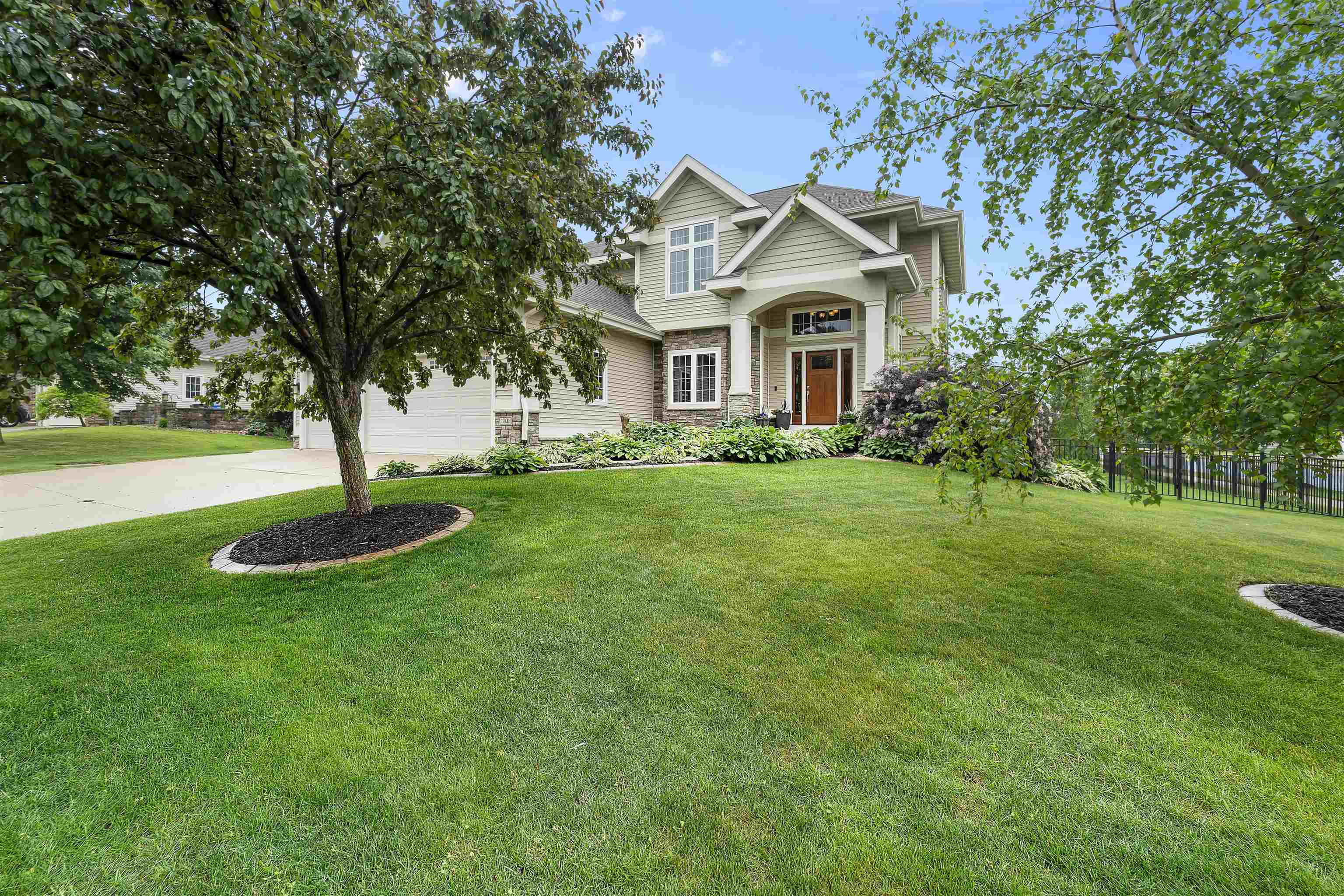 1701 Dunwoody Lane
