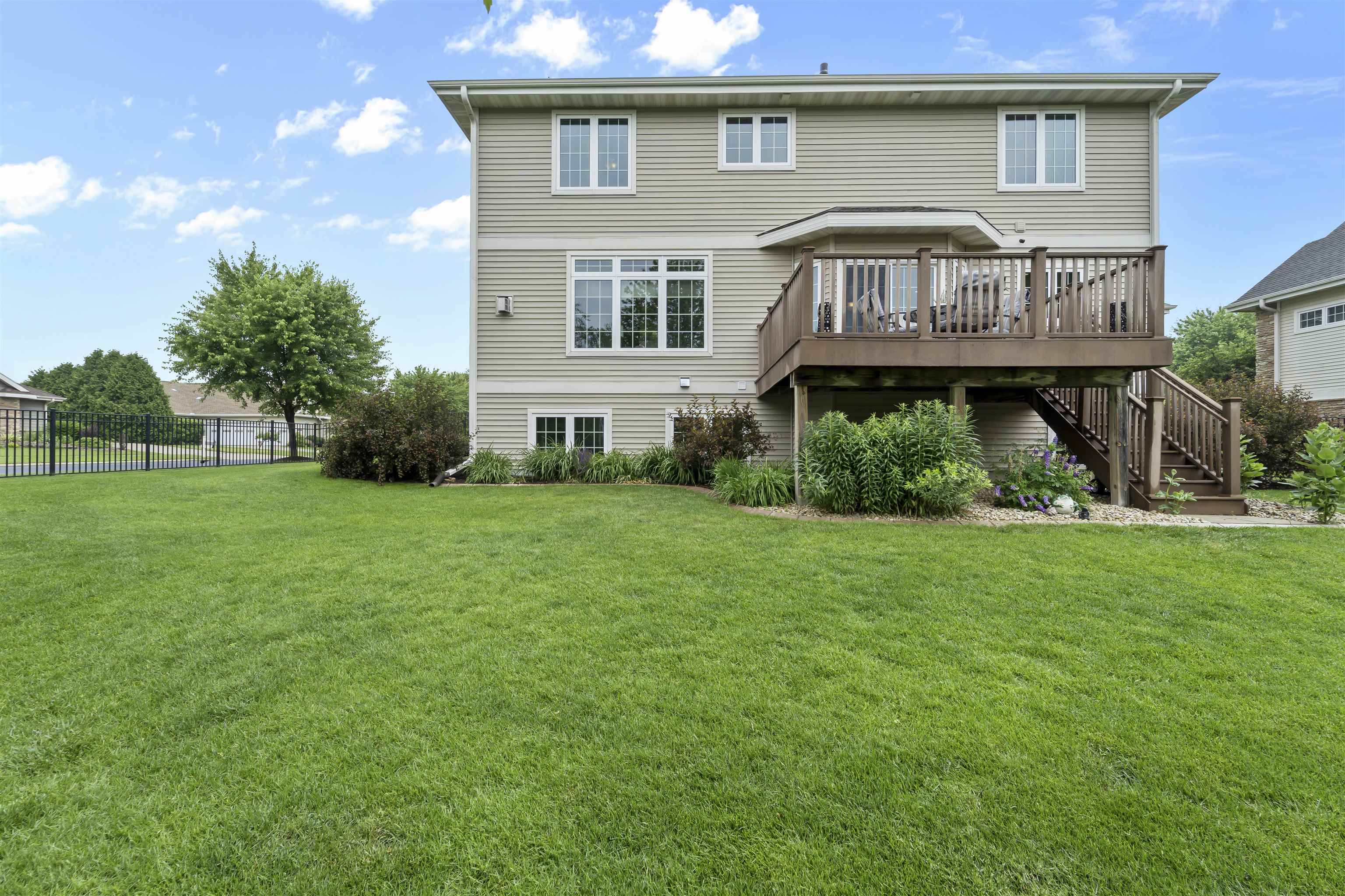 1701 Dunwoody Lane