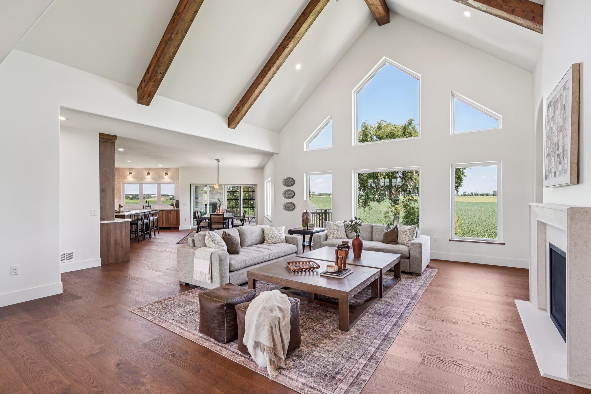 3330 Colton