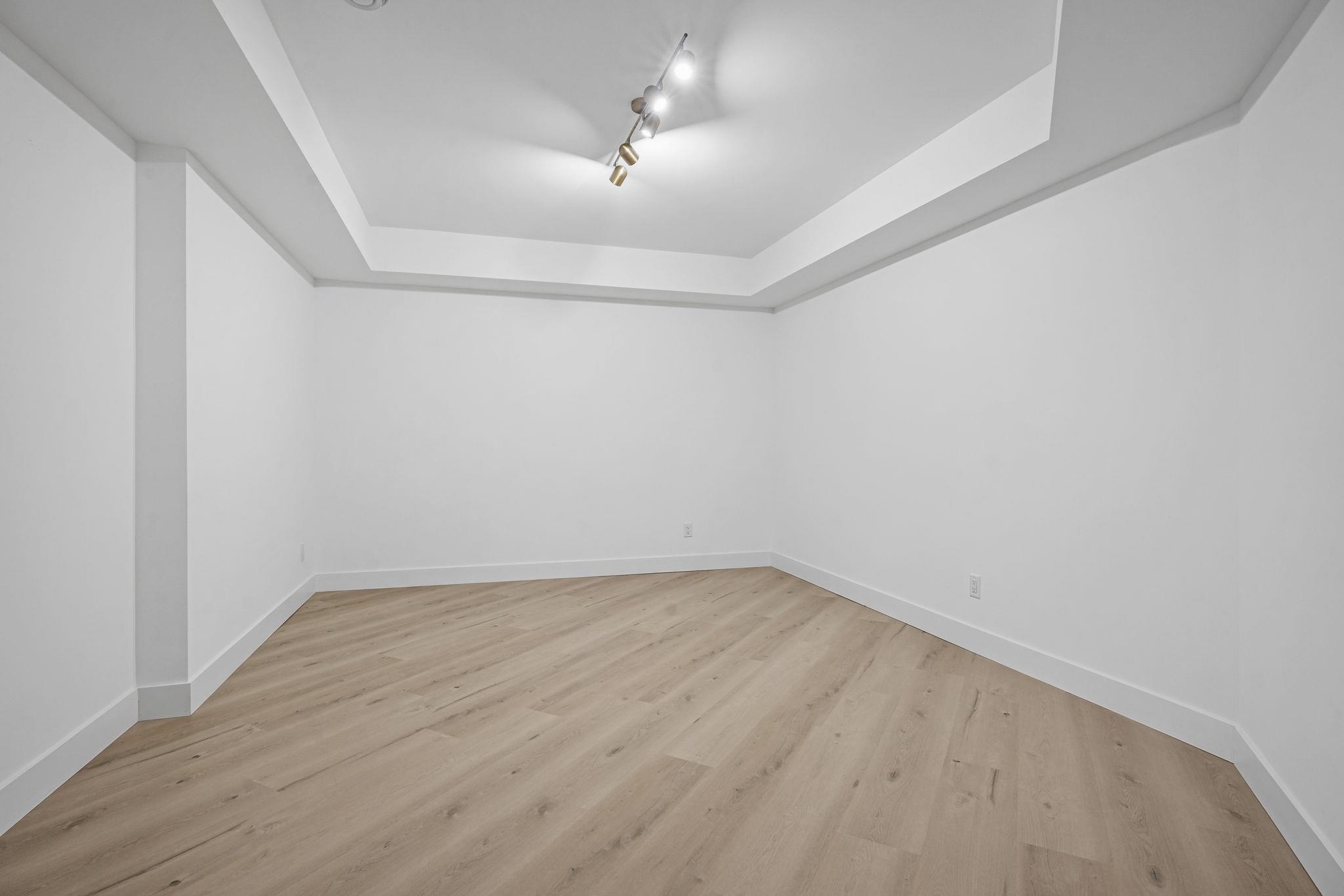 1611 Schreiner Lane