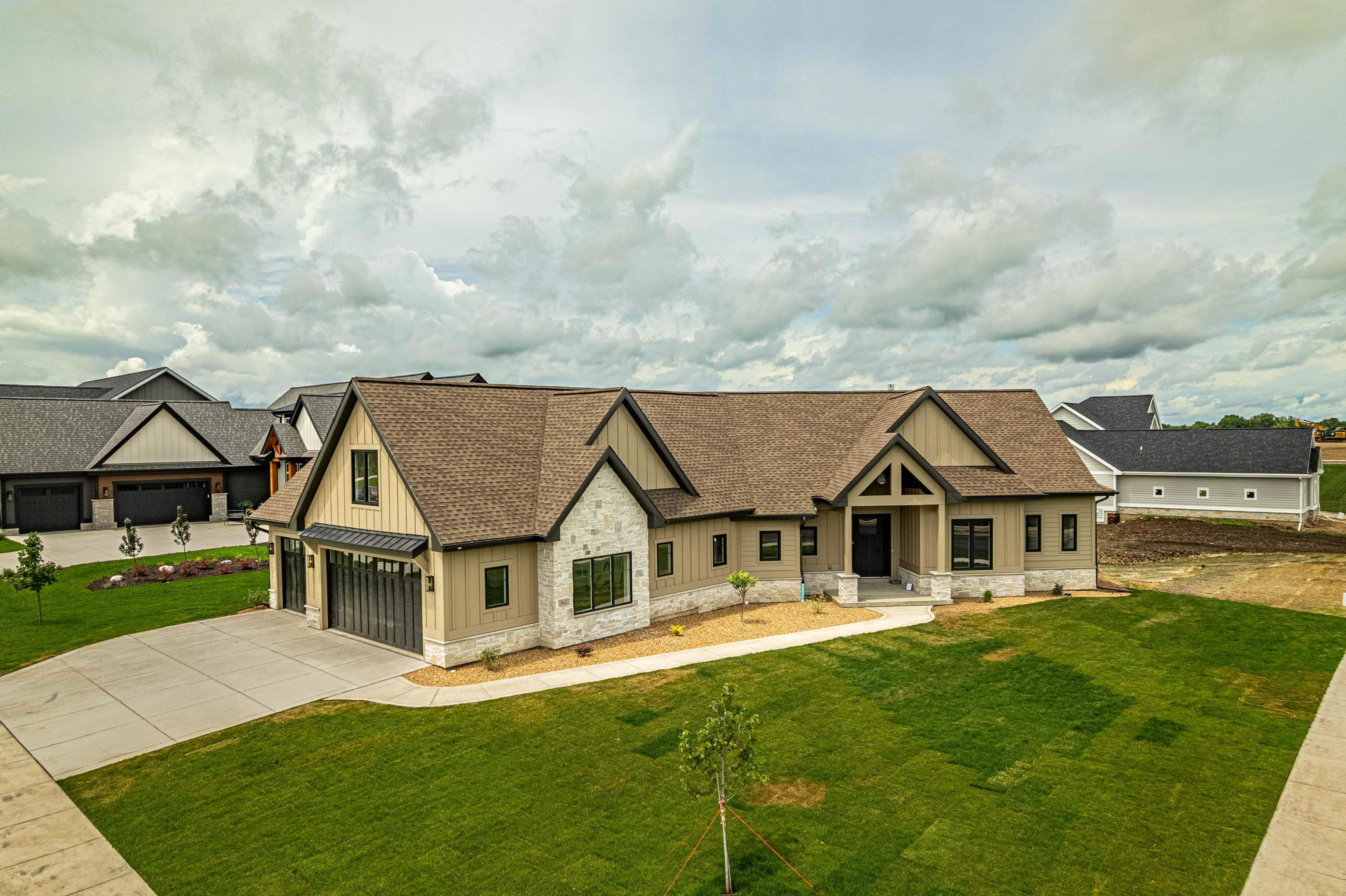 1611 Schreiner Lane