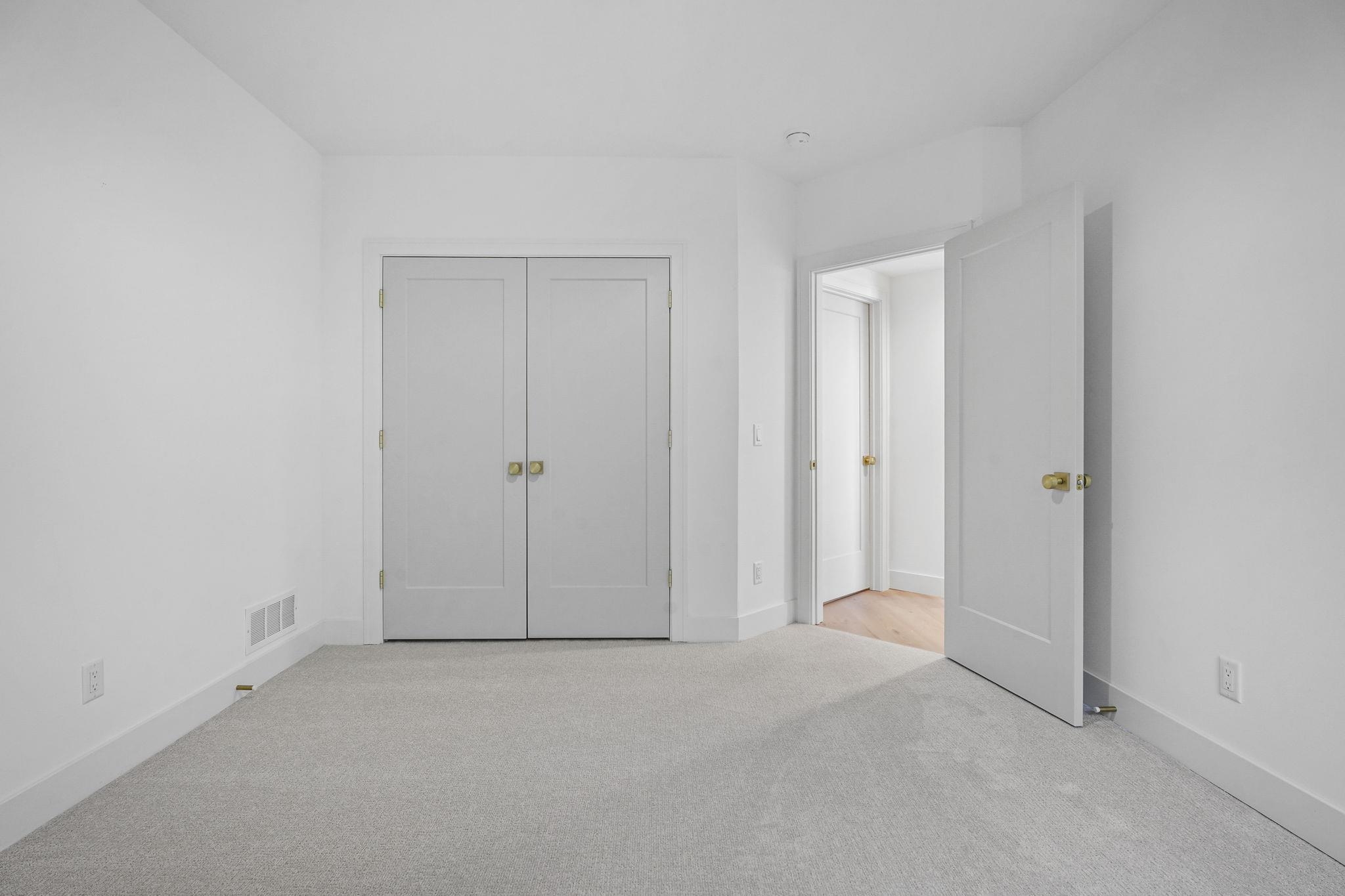 1611 Schreiner Lane