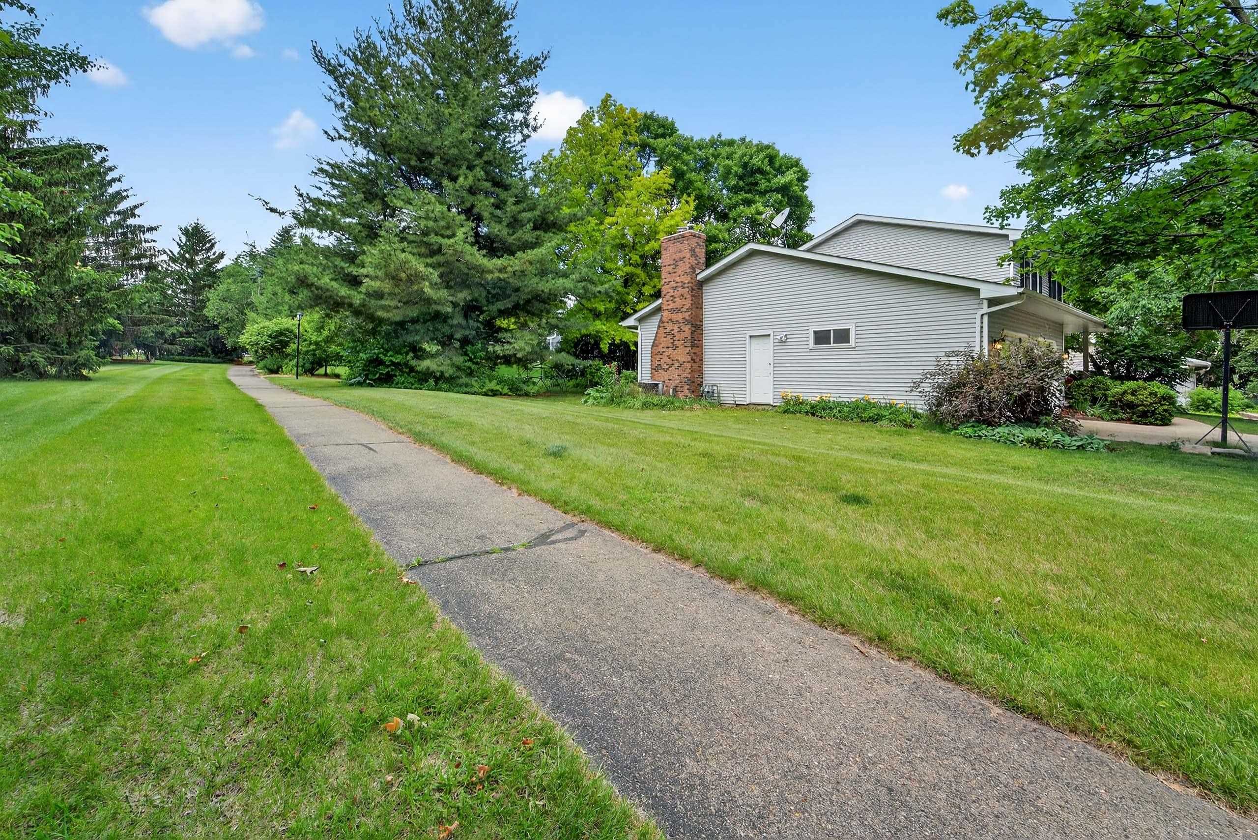 1122 N Westfield Road