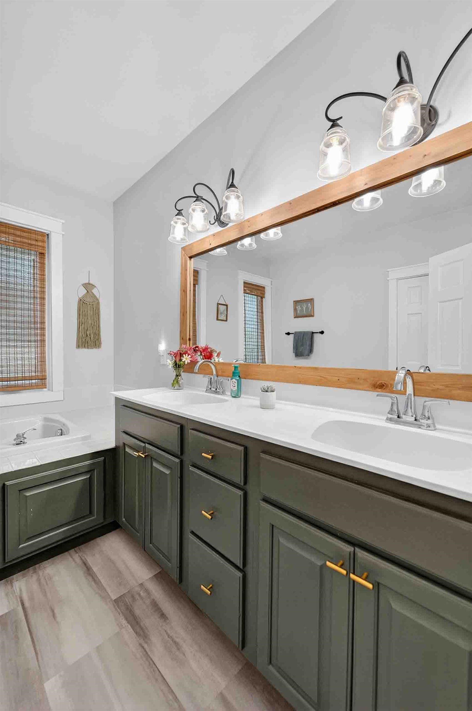 909 Timber Ridge Drive