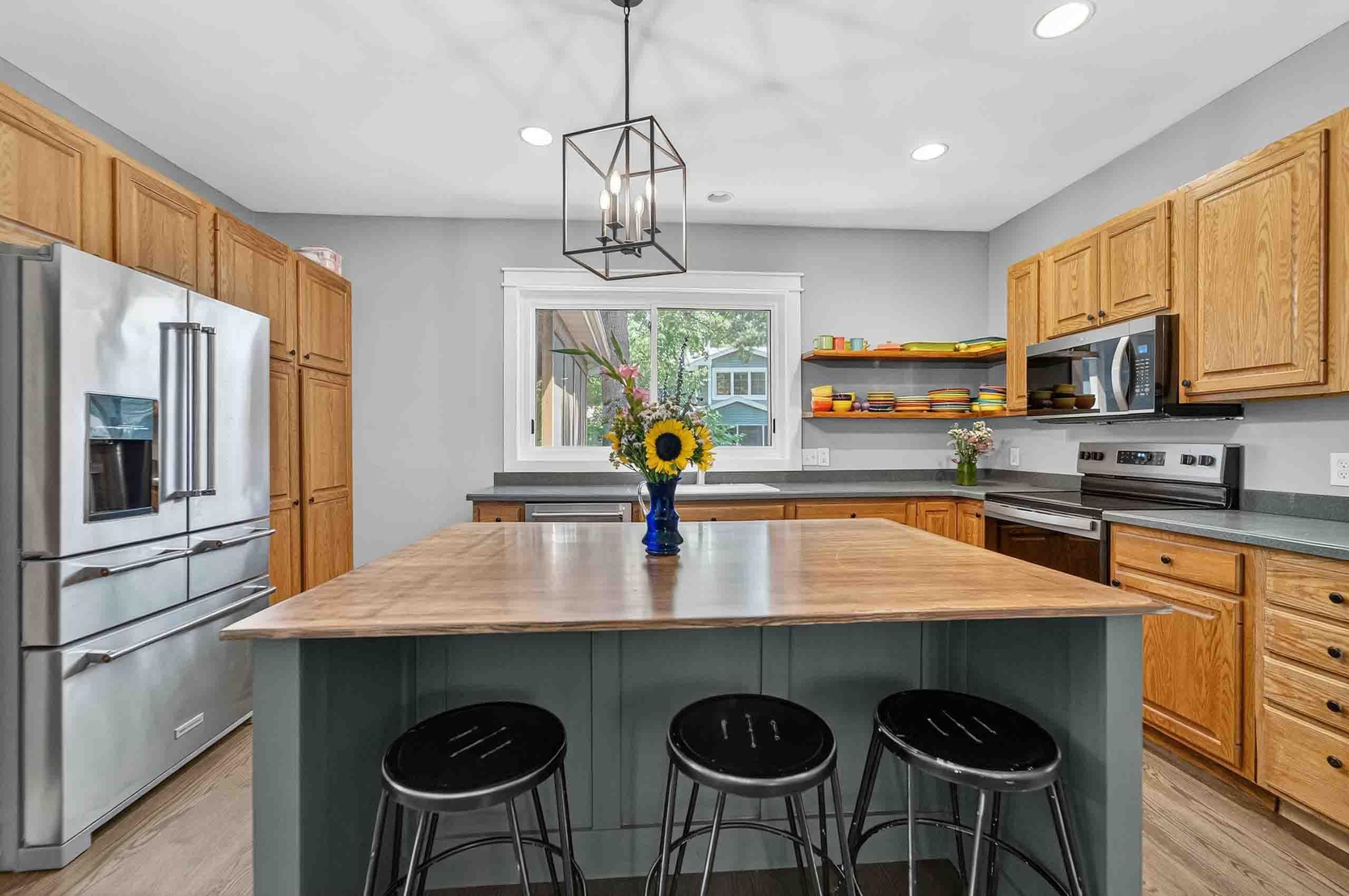 909 Timber Ridge Drive