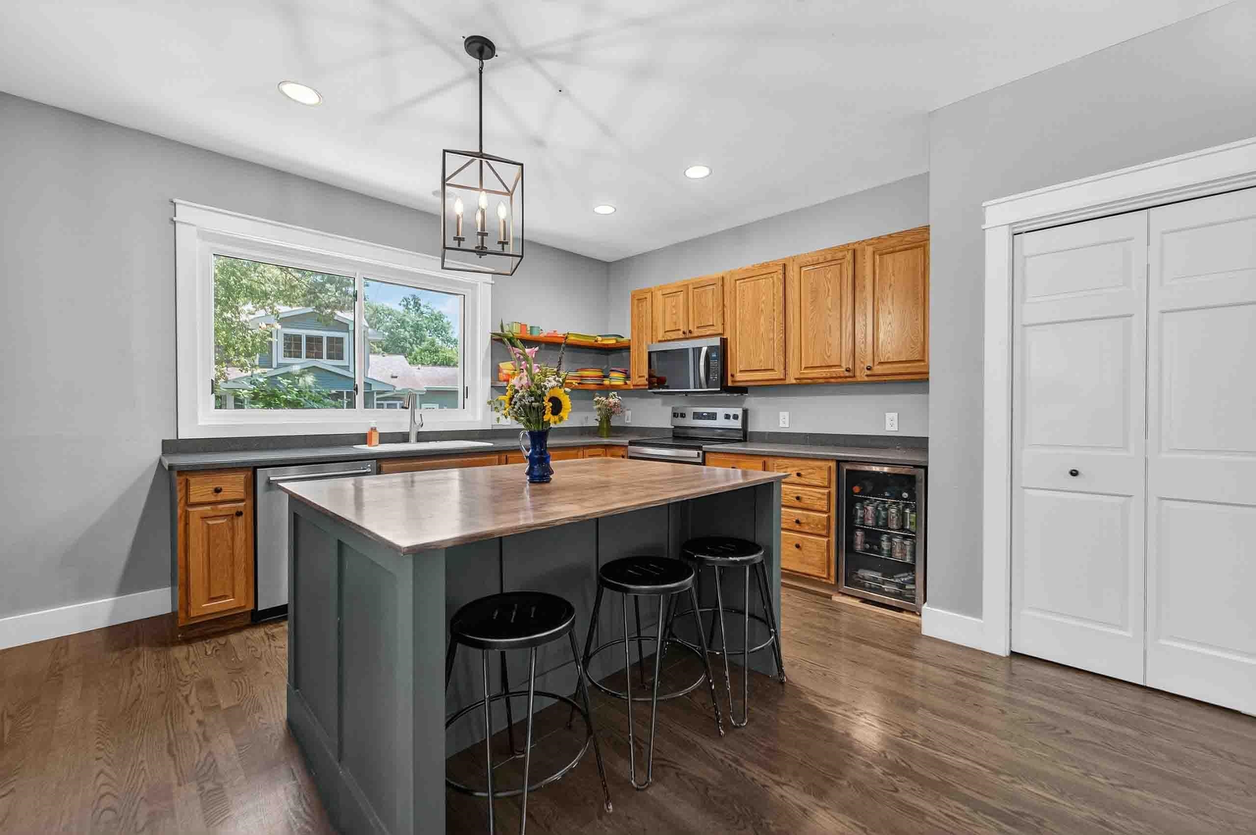 909 Timber Ridge Drive