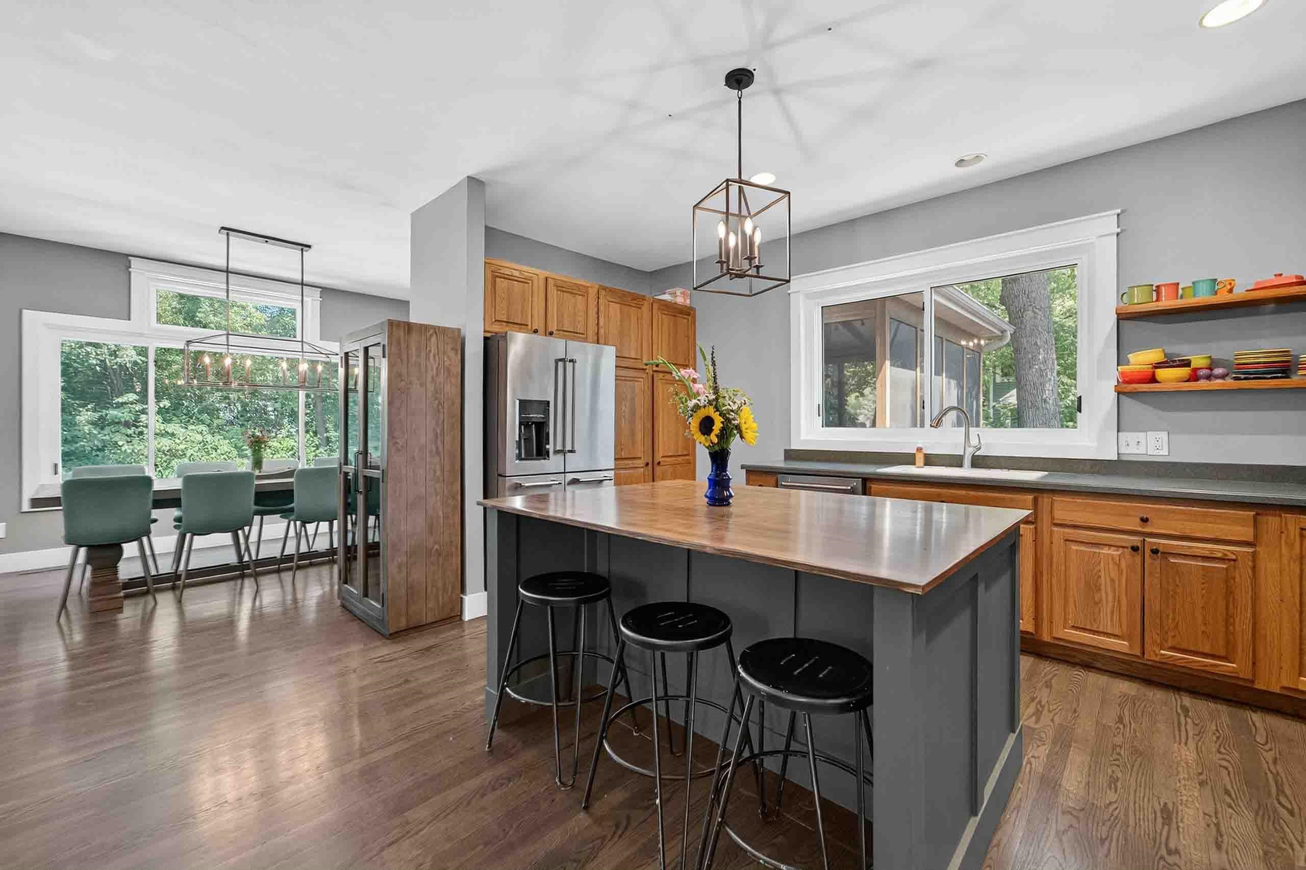 909 Timber Ridge Drive