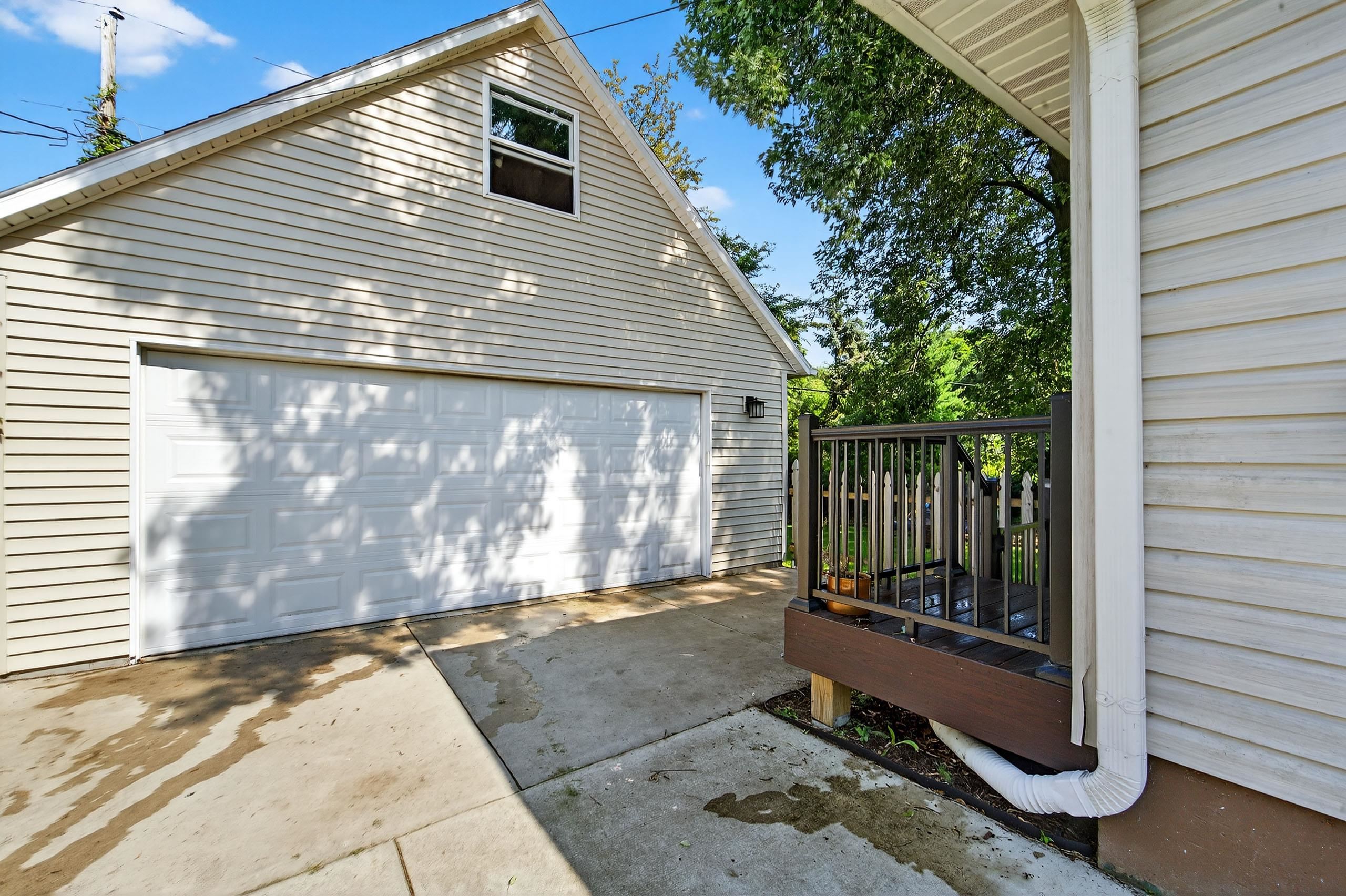 221 Buckingham Lane
