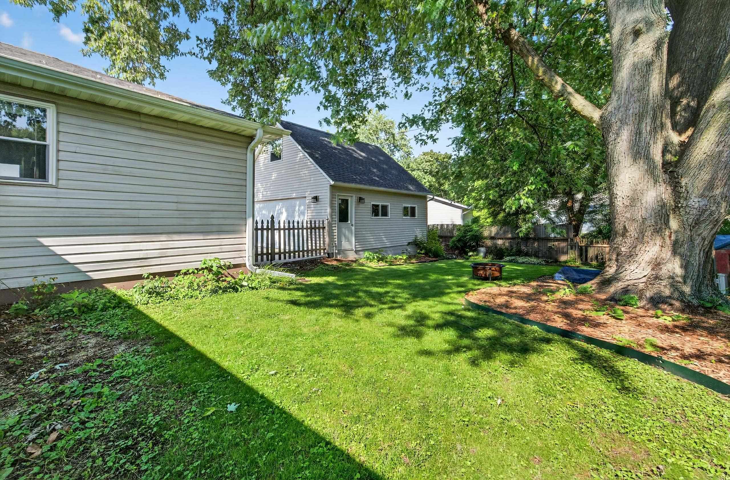 221 Buckingham Lane