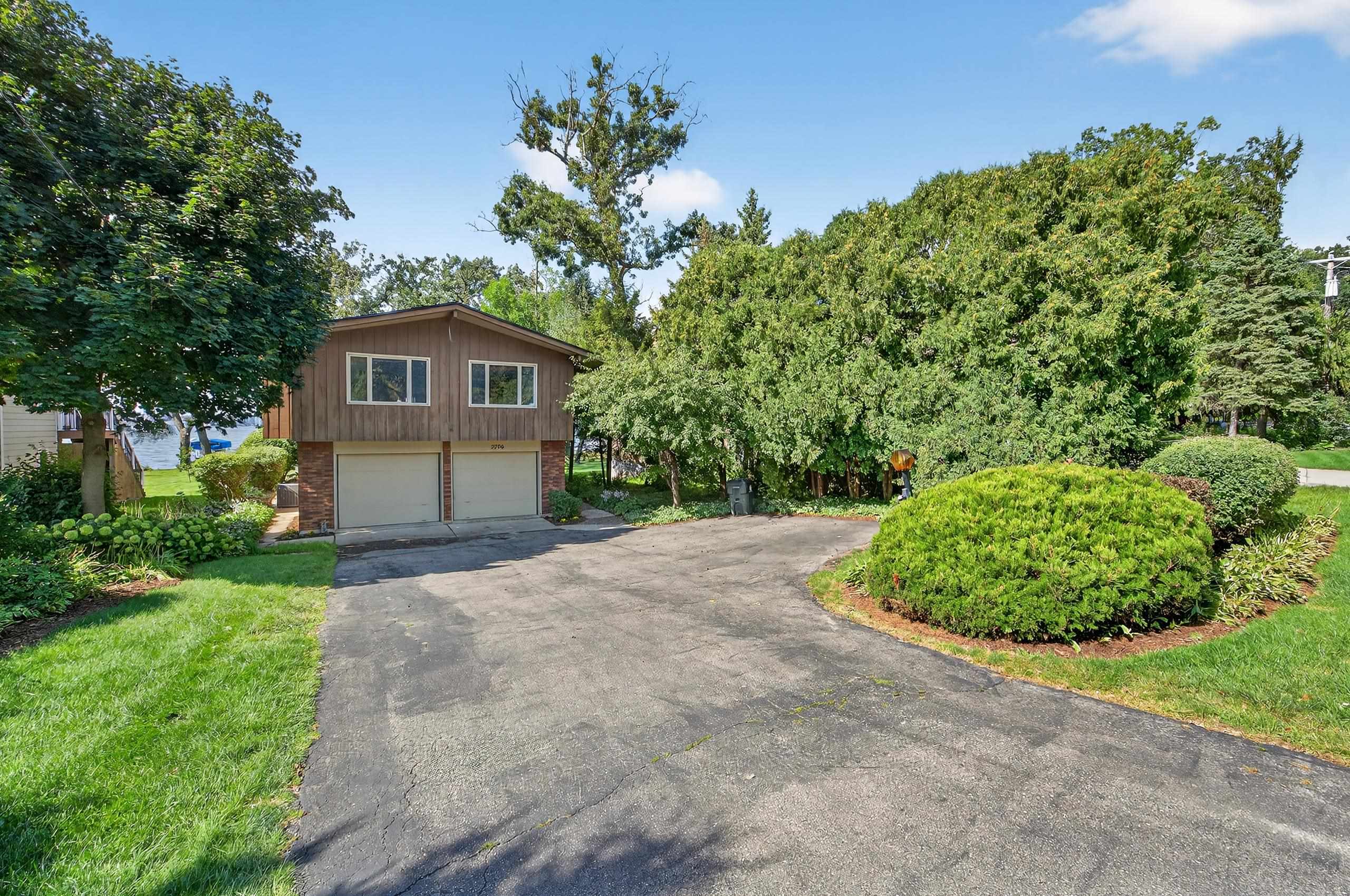2706 Waunona Way