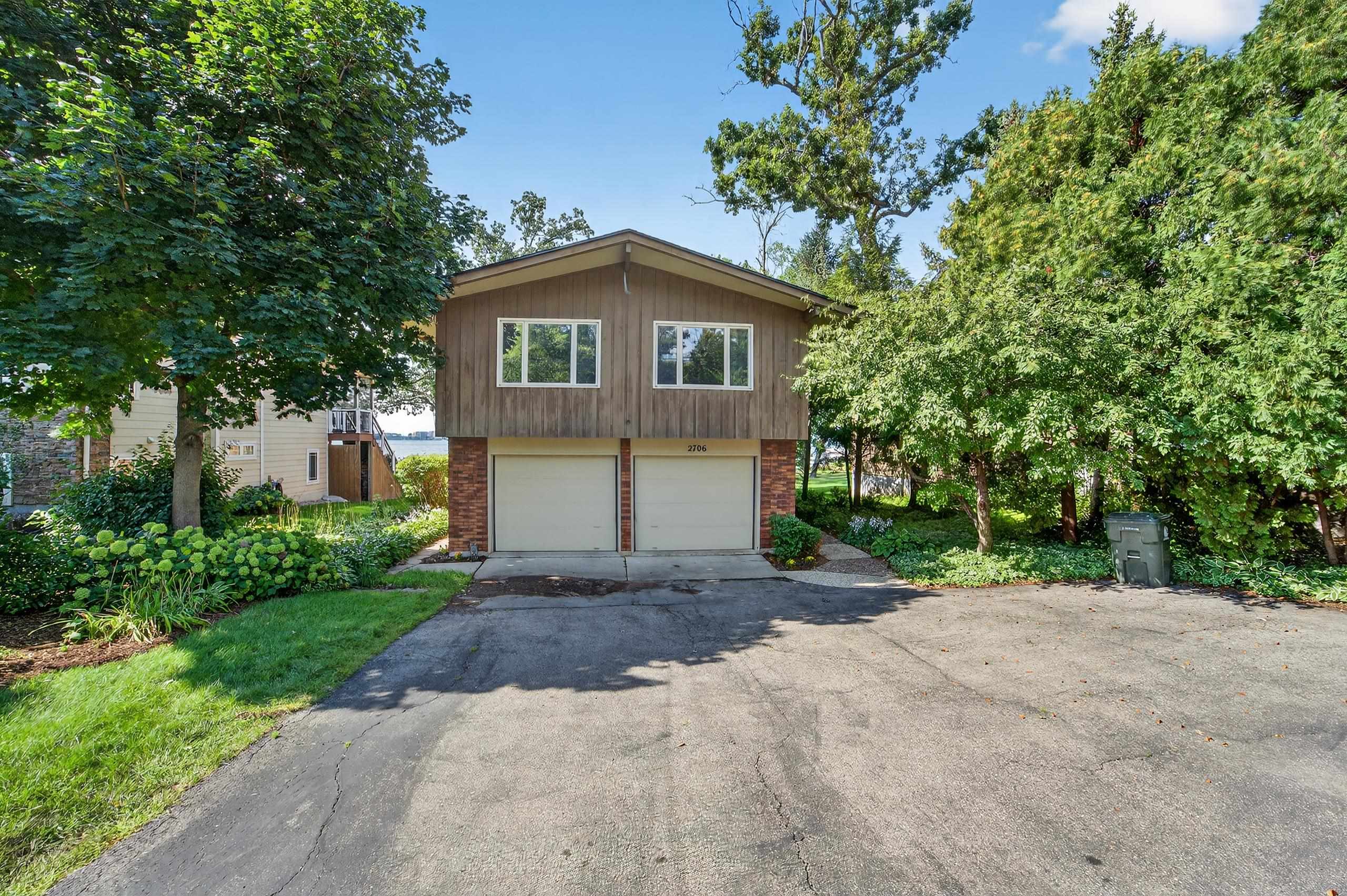 2706 Waunona Way