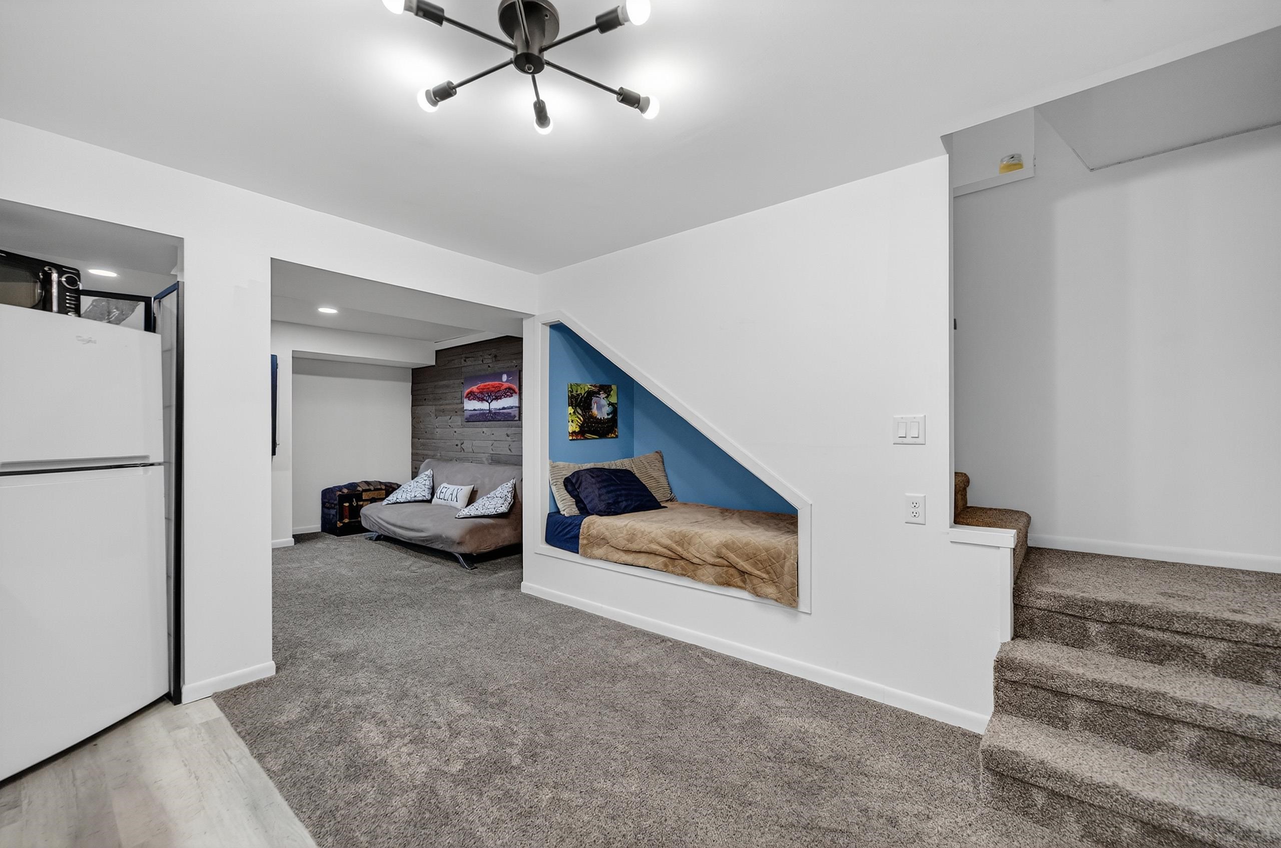 470 Lincoln Court