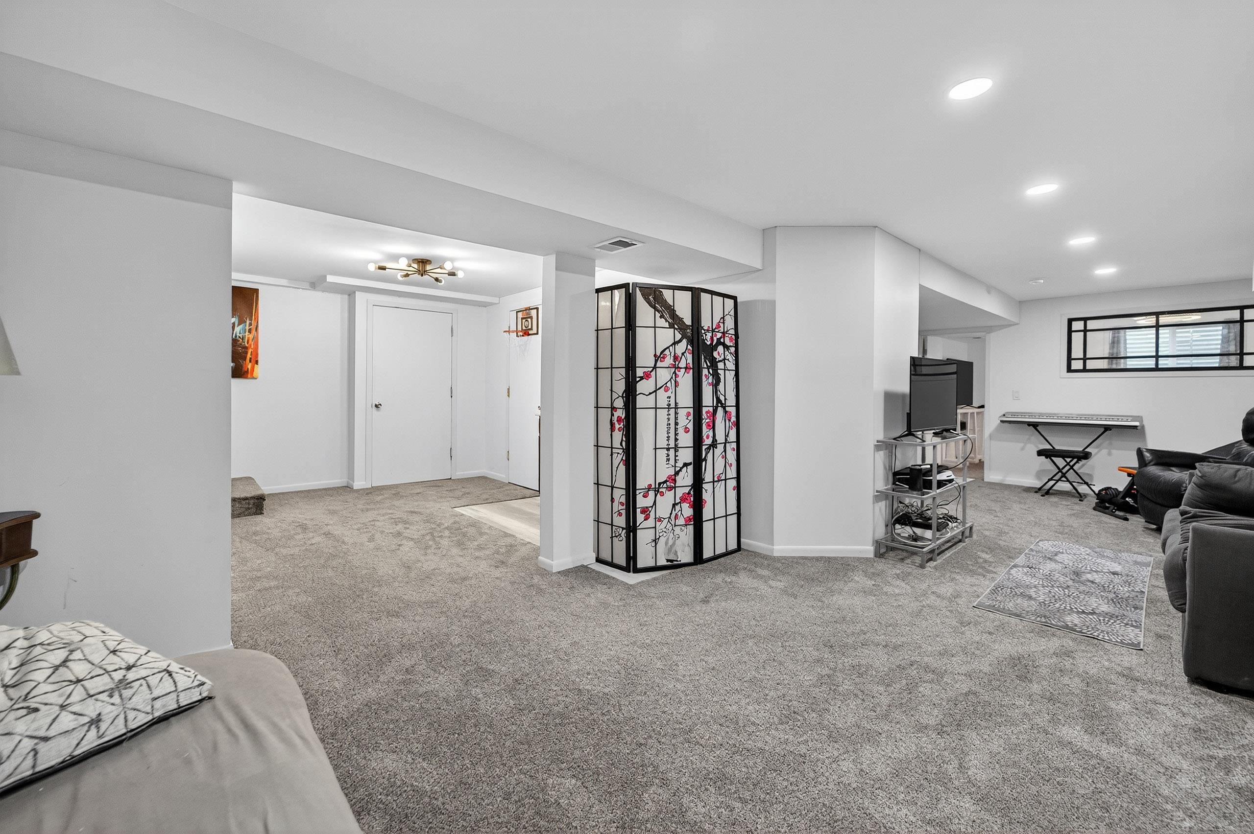 470 Lincoln Court