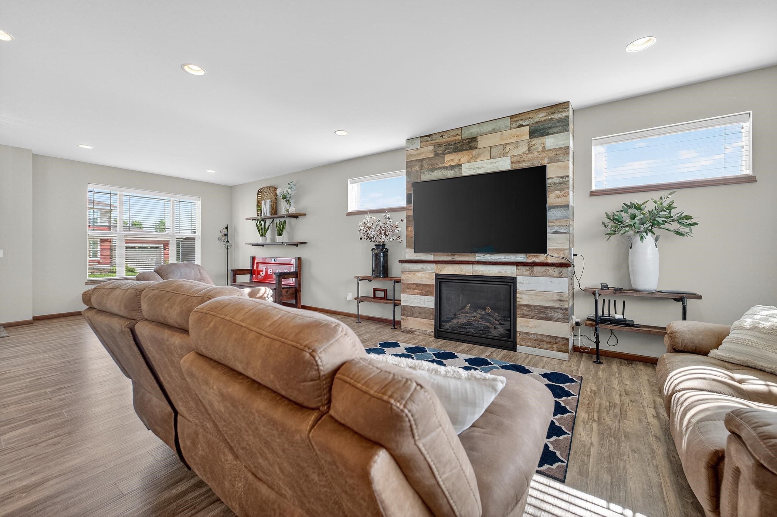 2319 Leopold Way