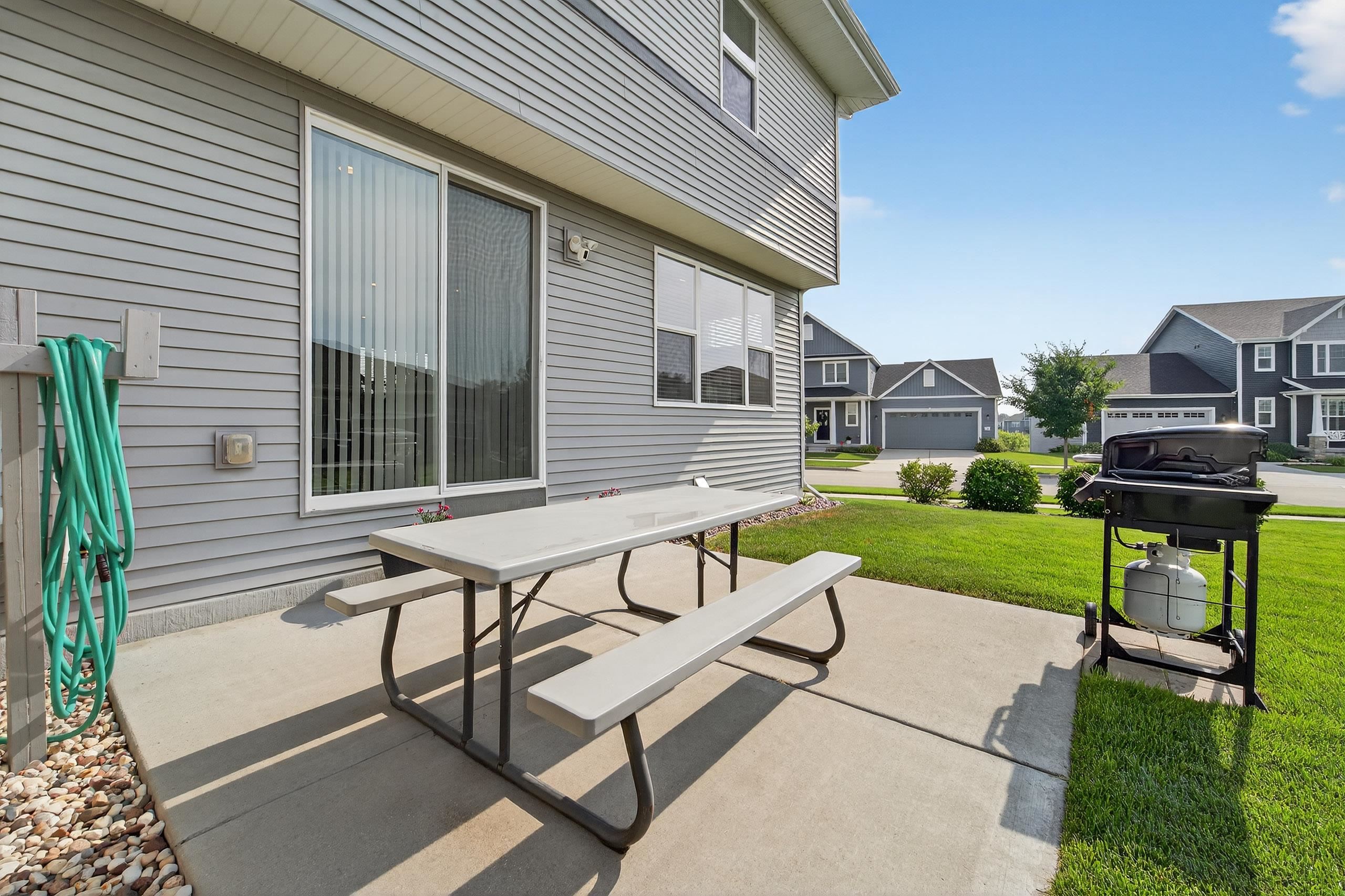 2319 Leopold Way