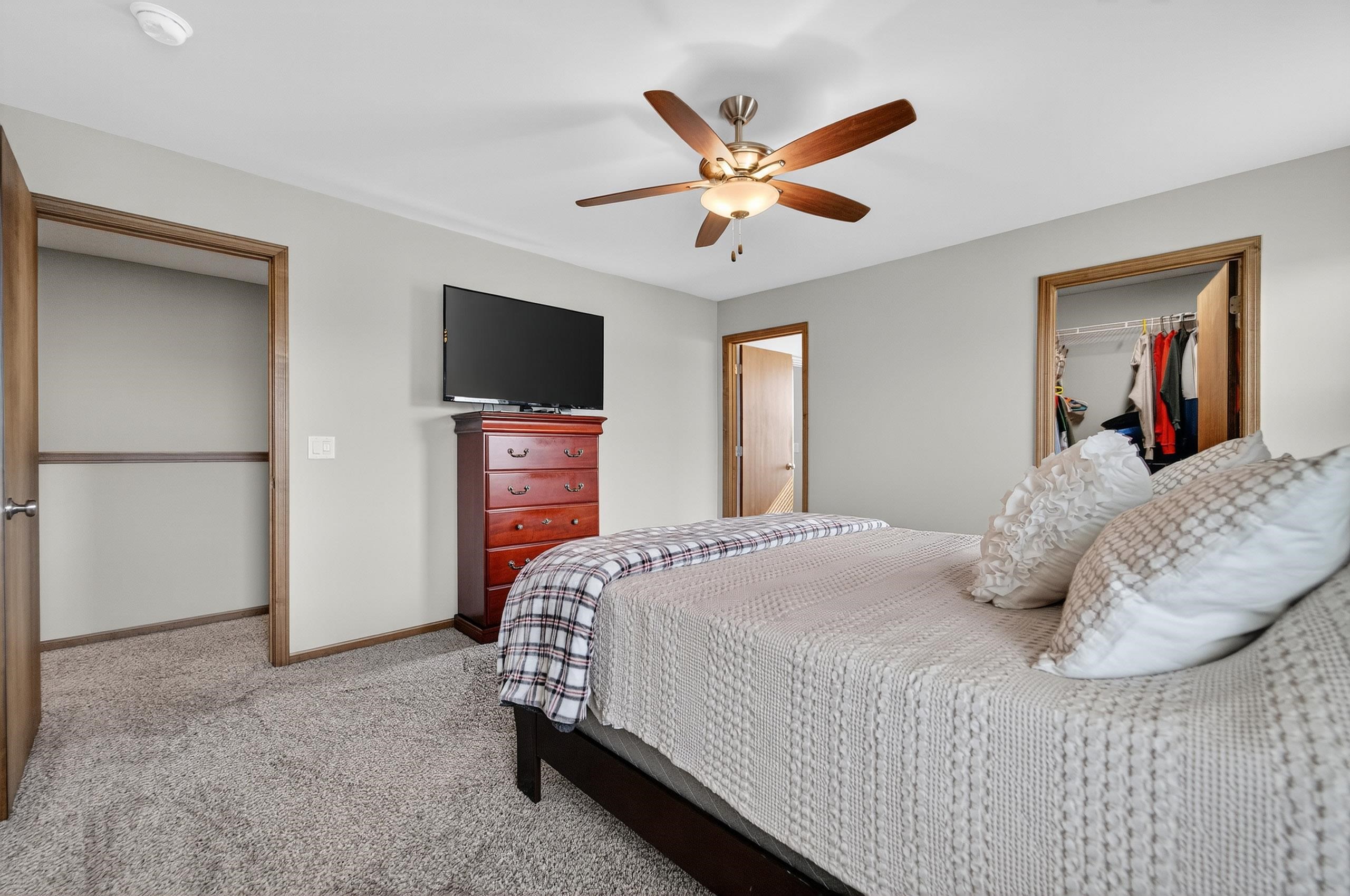 2319 Leopold Way