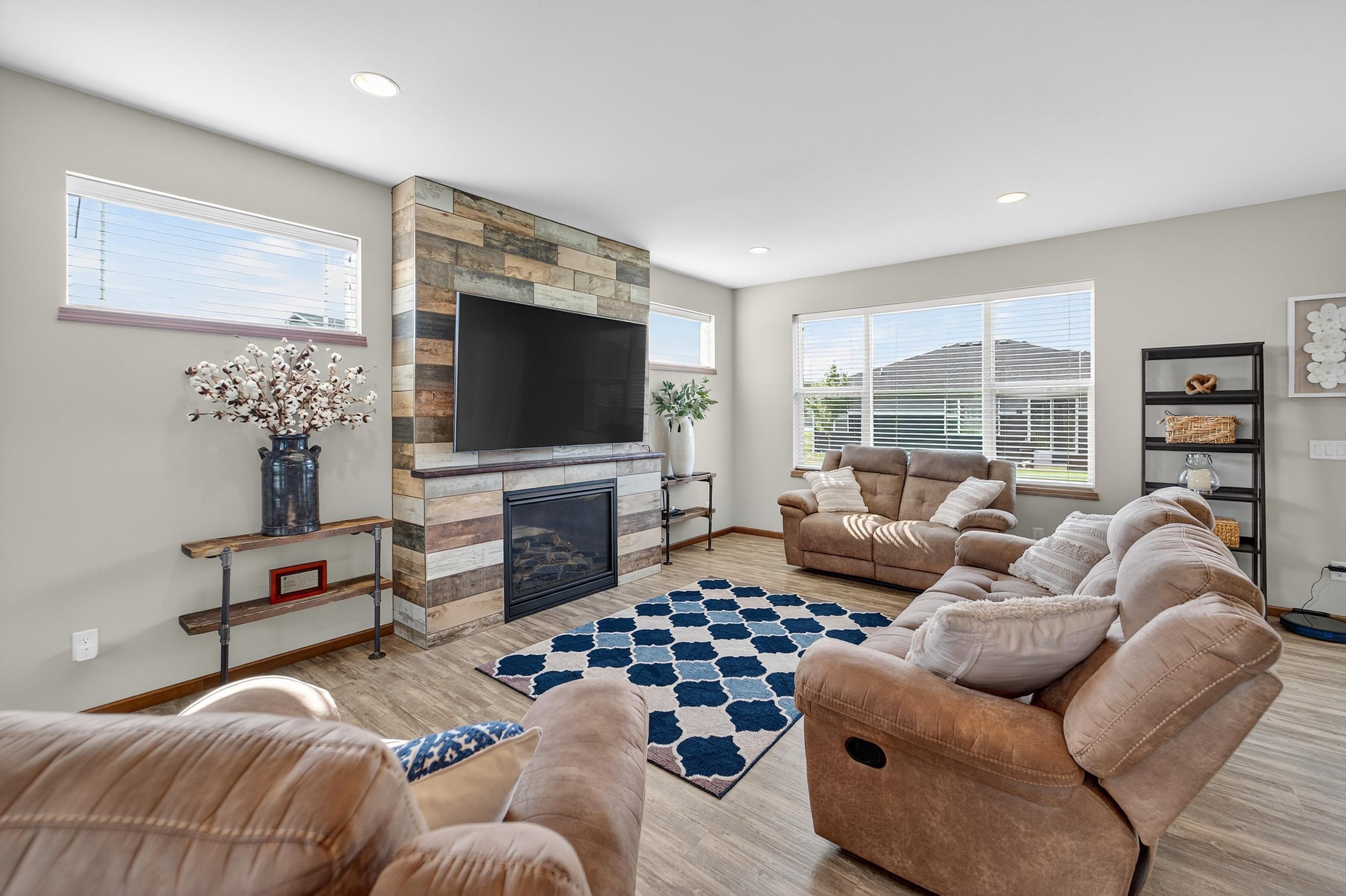 2319 Leopold Way