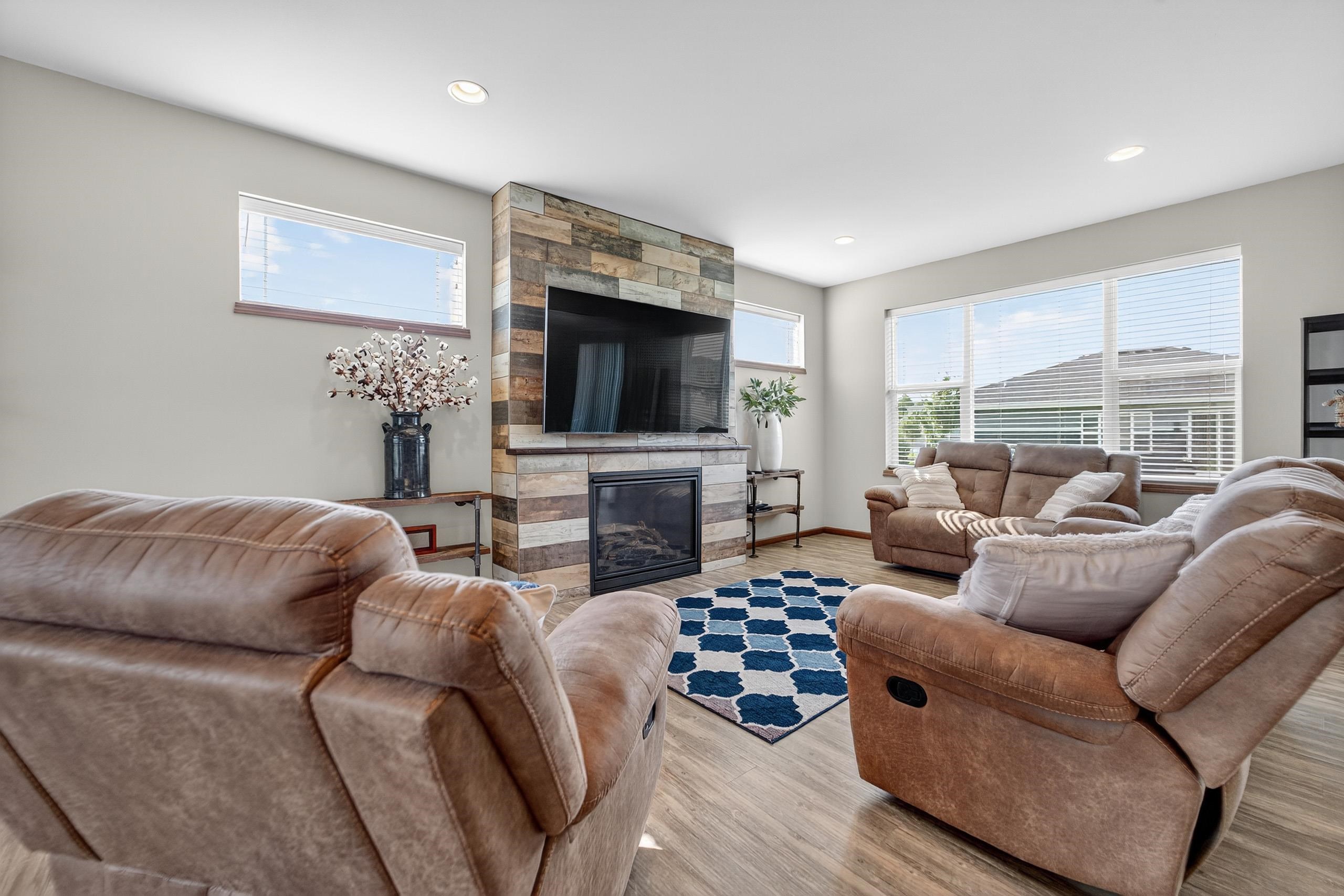 2319 Leopold Way
