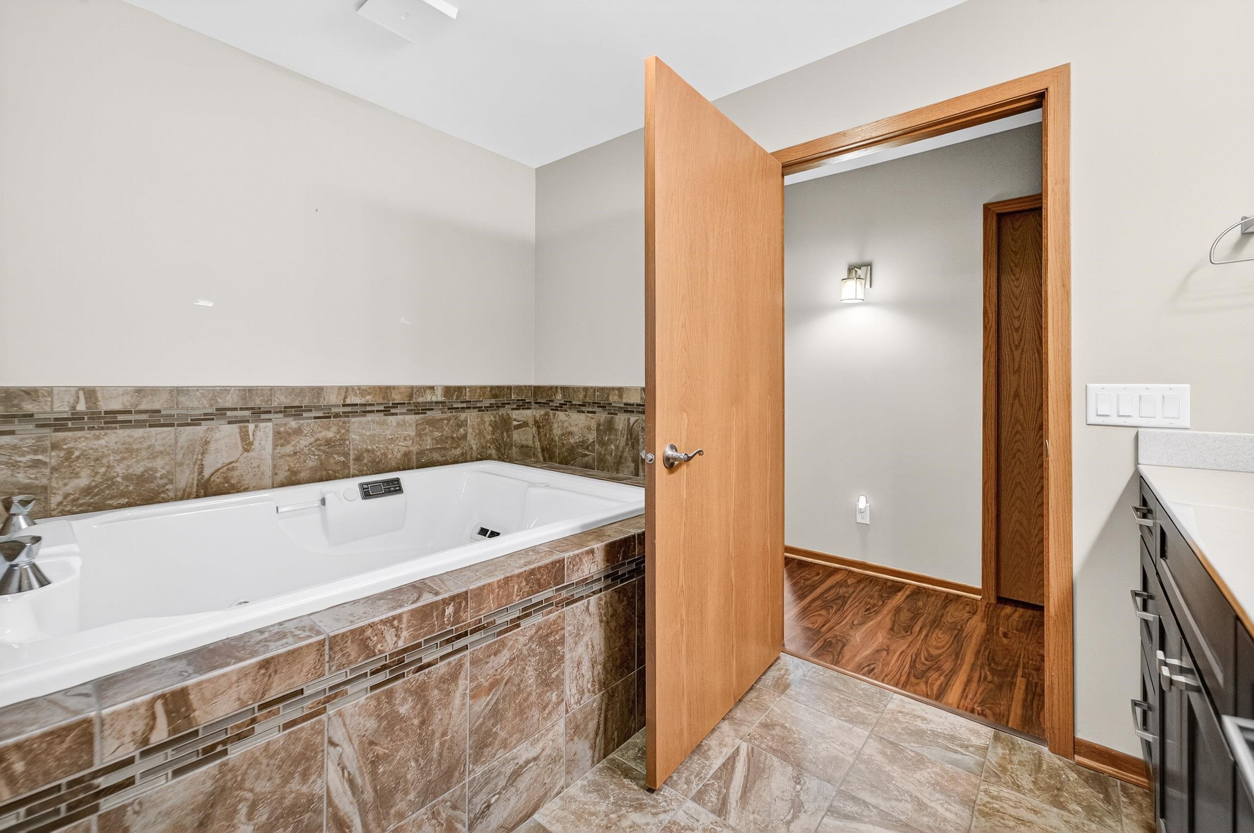 11 Saukdale Trail