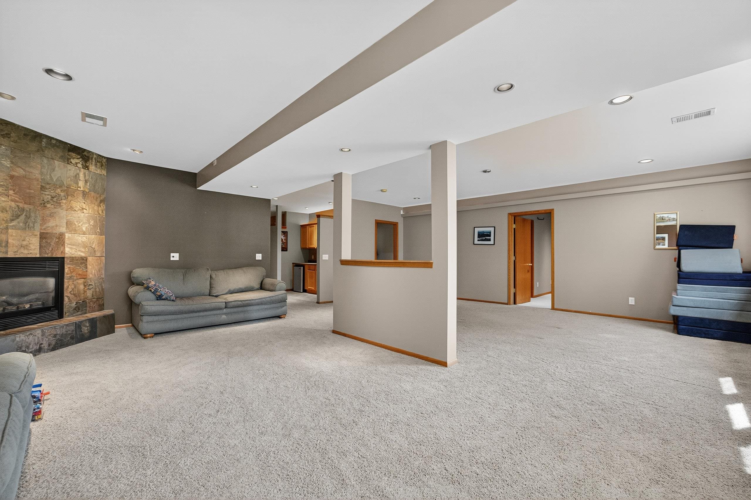 8509 Ellington Way
