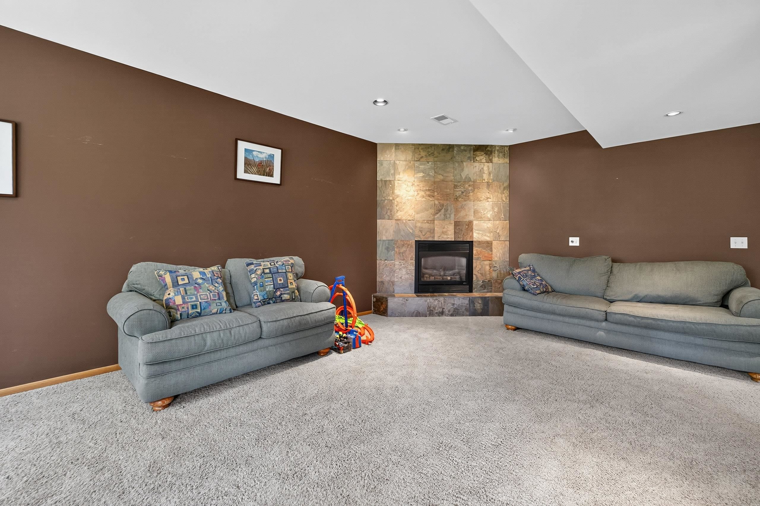 8509 Ellington Way