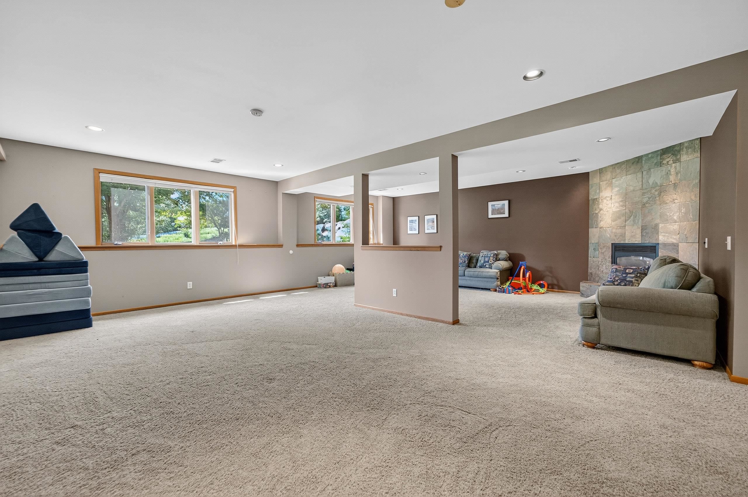 8509 Ellington Way