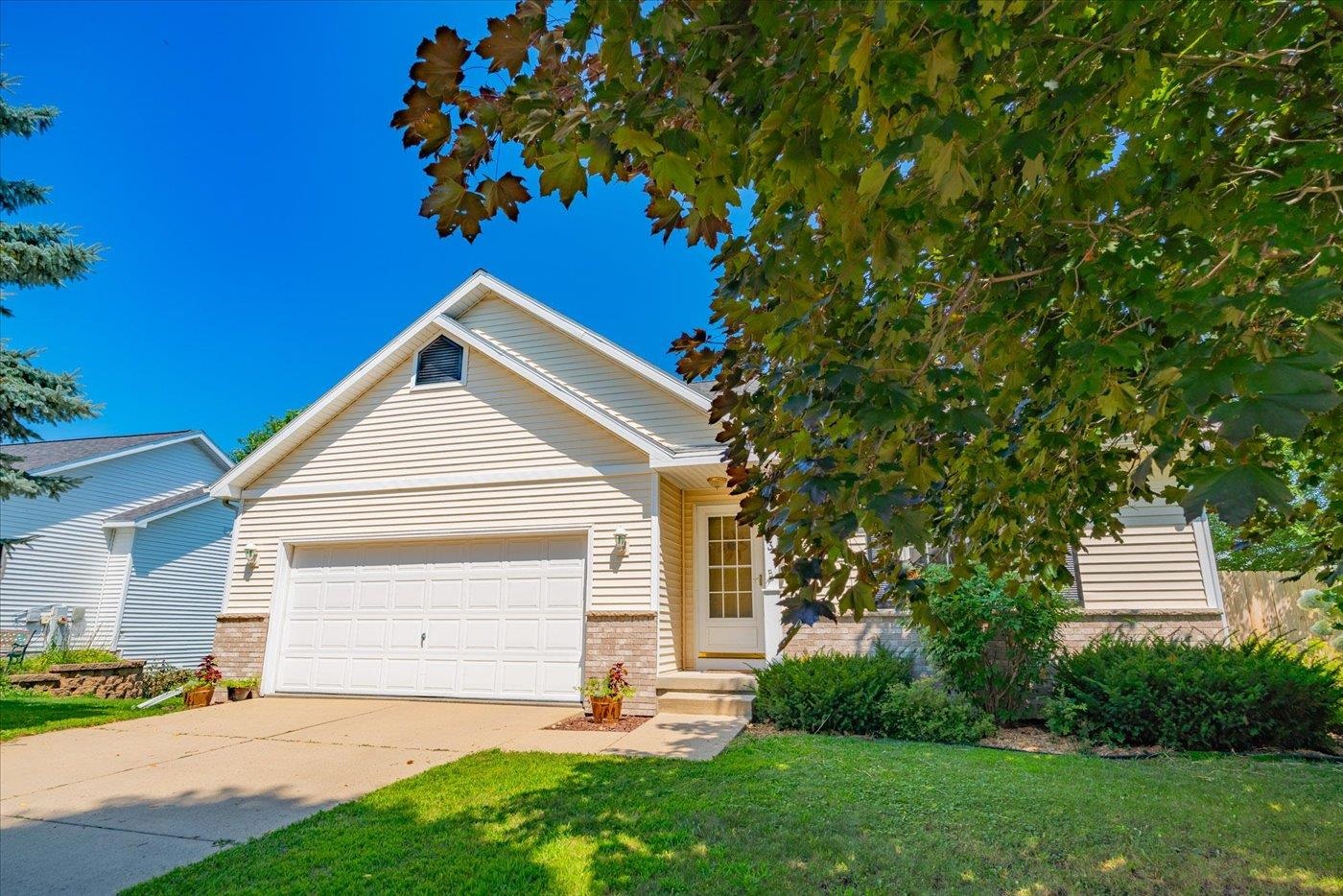 933 Vista Ridge Drive