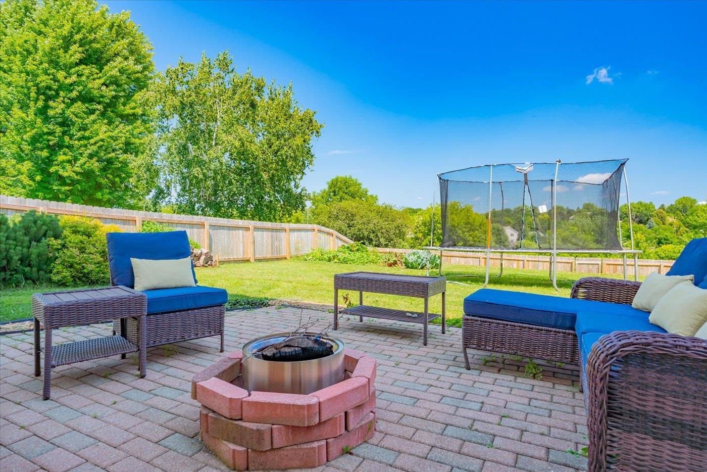 933 Vista Ridge Drive